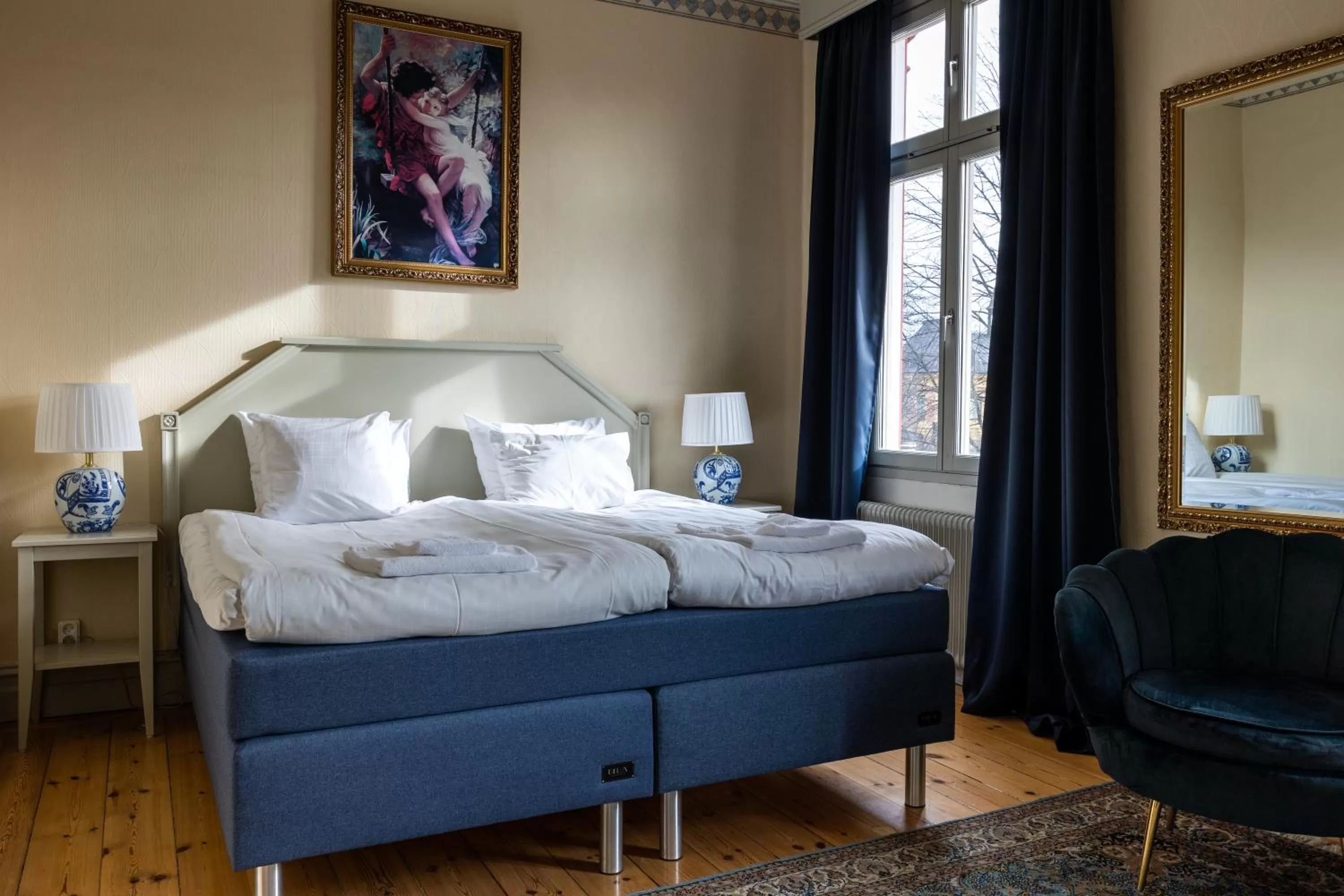 Bed in Park Hotel Linköping Fawlty Towers