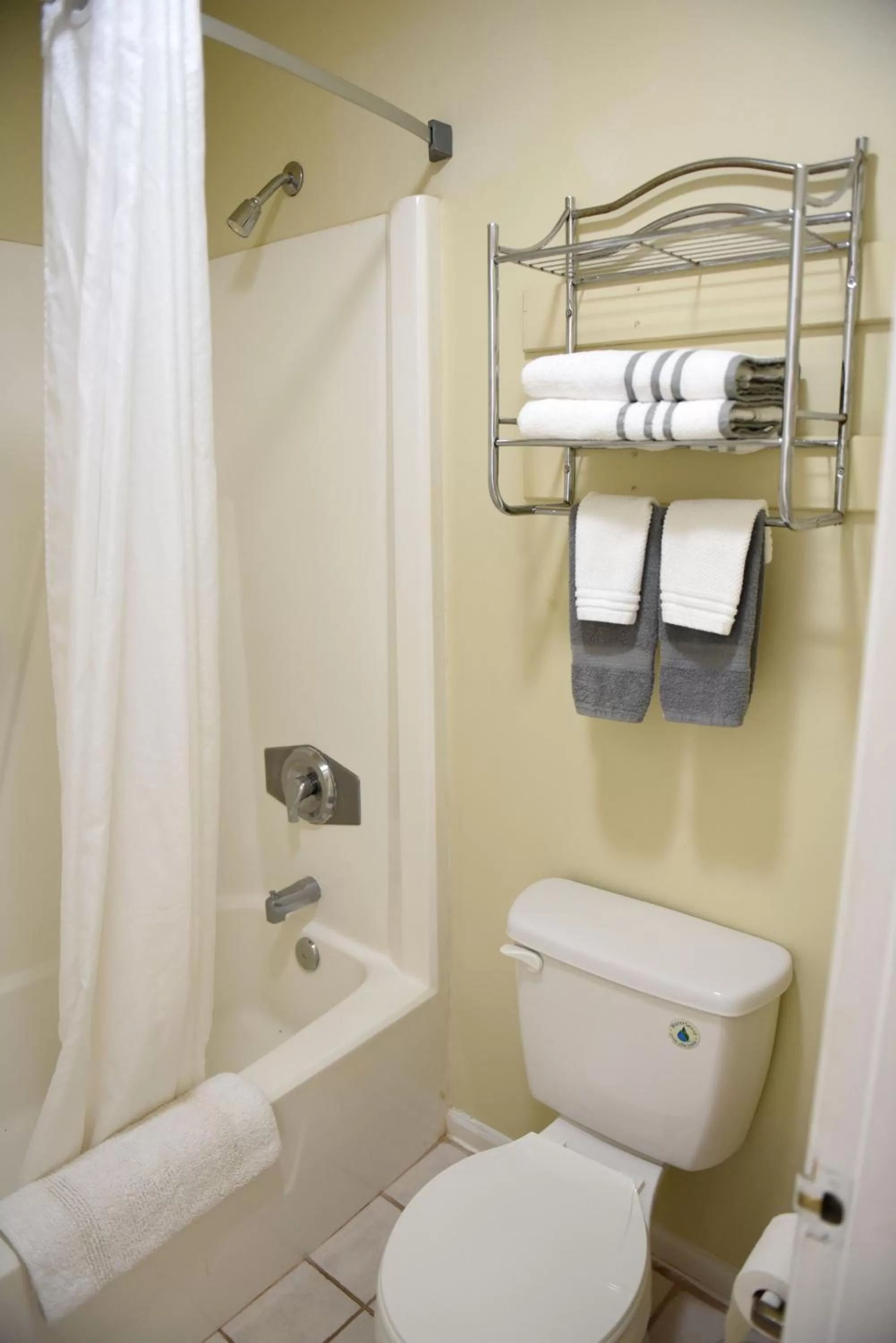 Toilet in Heidi Motel - Helen