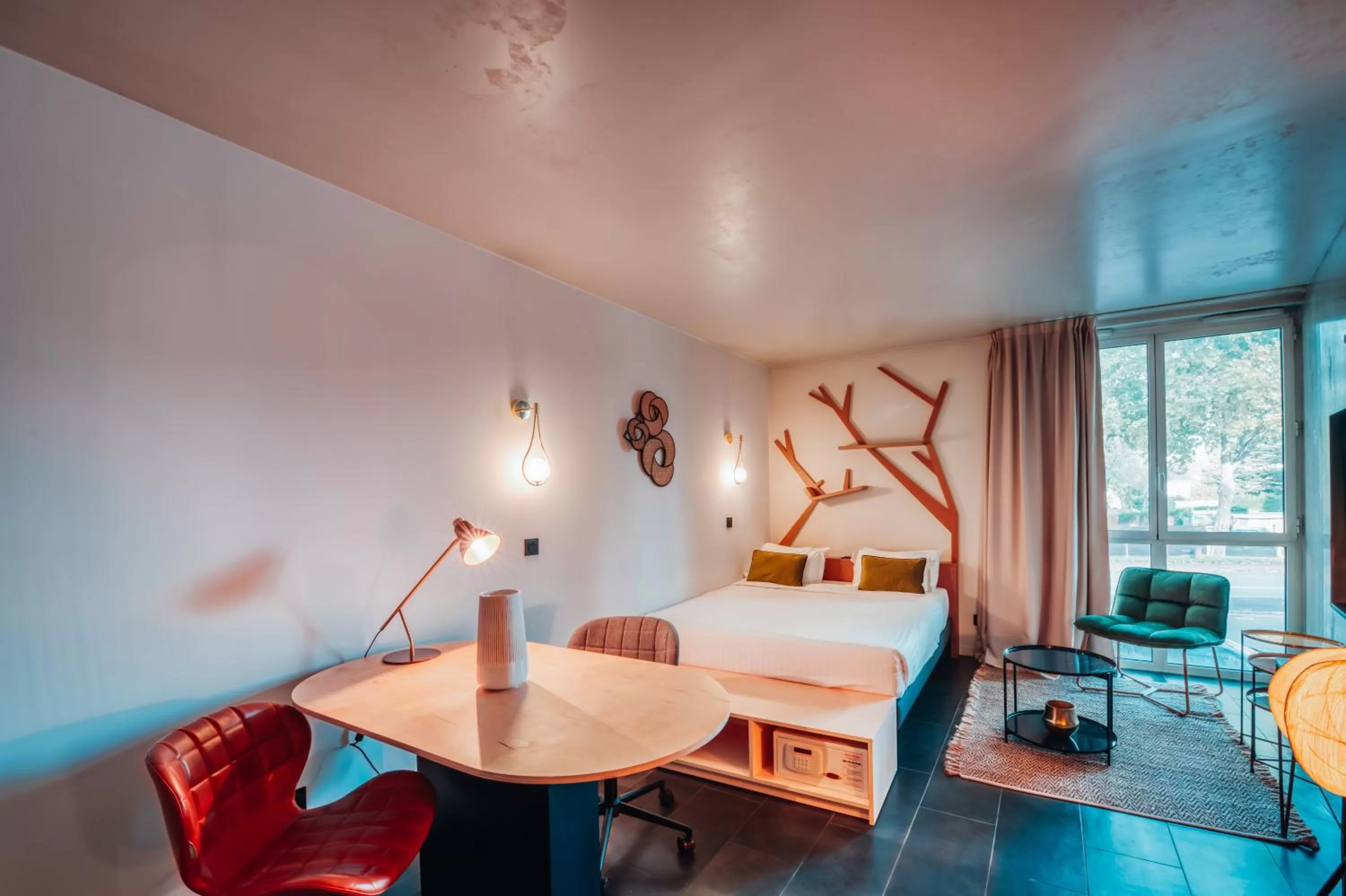 Photo of the whole room, Bed in COWOOL Cergy