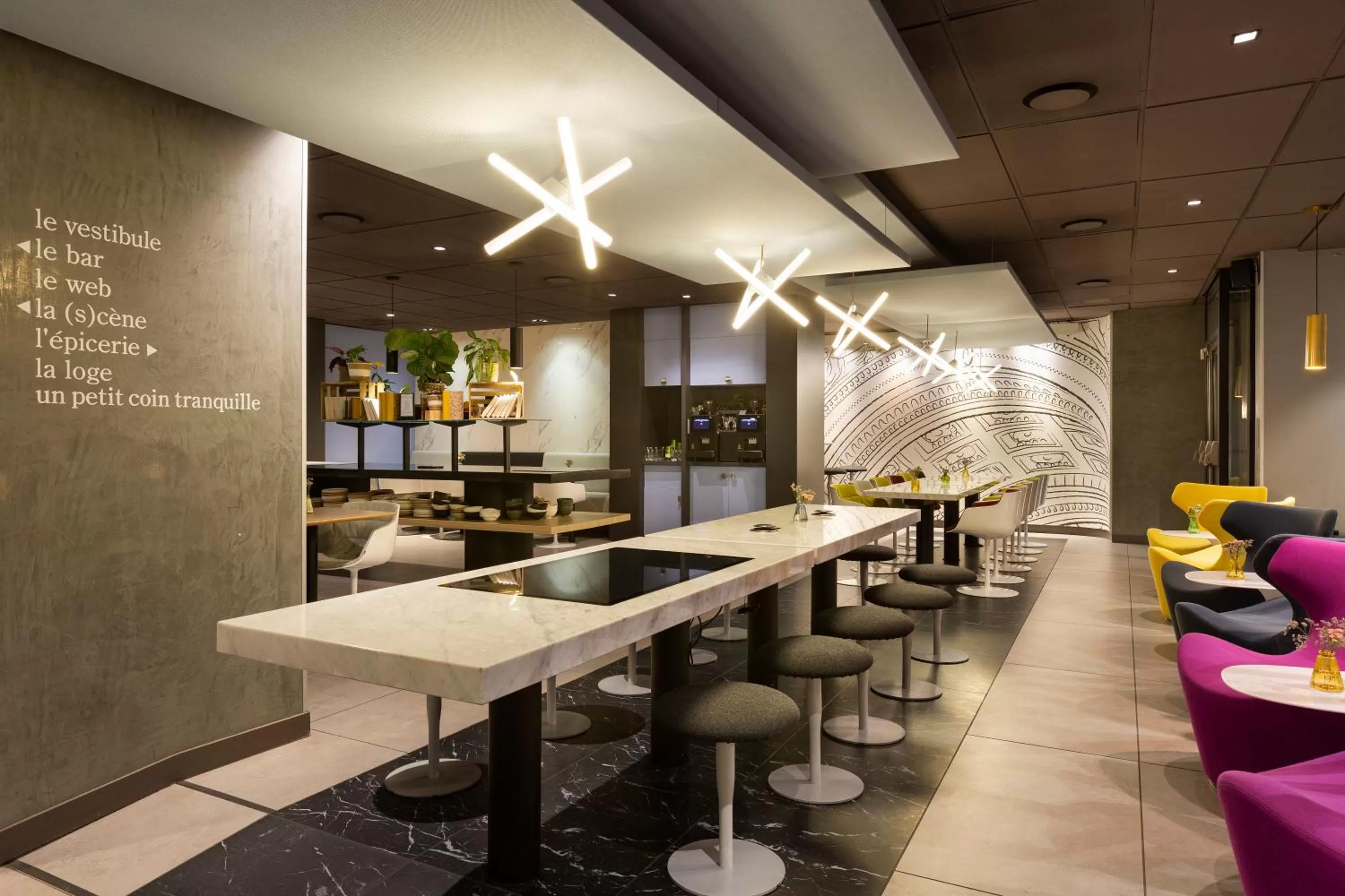 Restaurant/places to eat in Mercure Paris Alesia