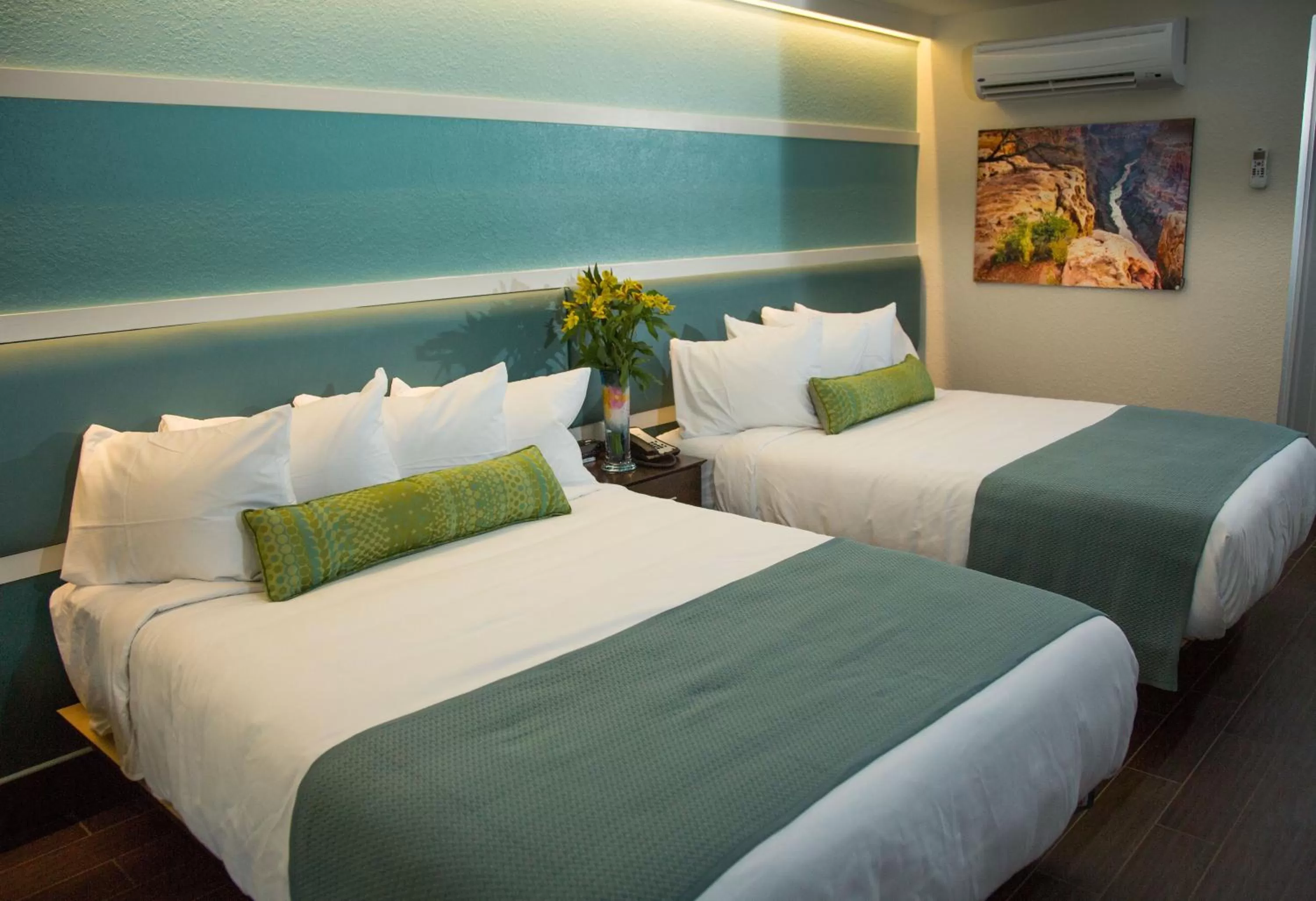 Bed in The Flagler Inn - Saint Augustine