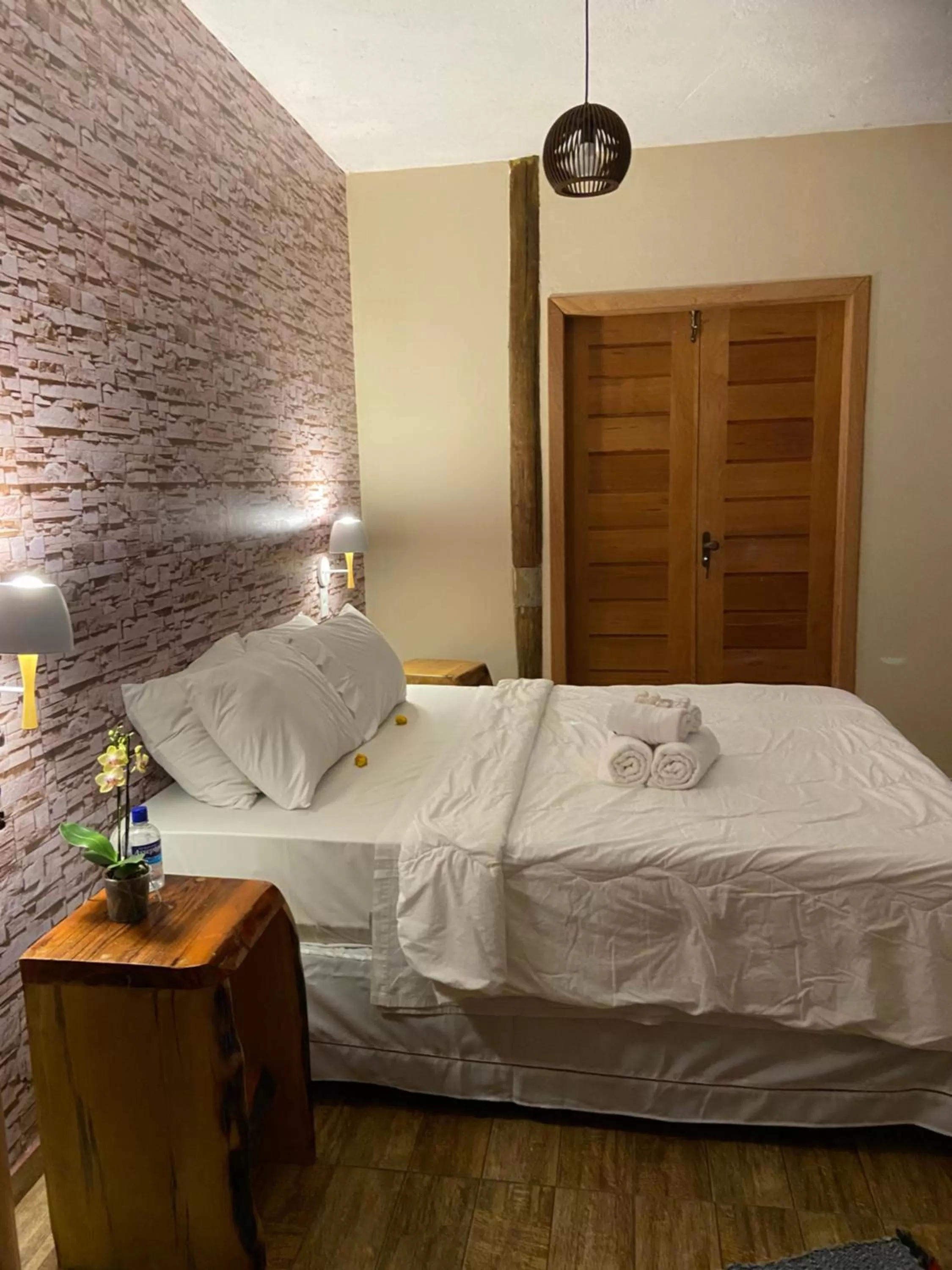 Bed in A Mi Manera Bistro, Pousada e Cervejaria Artesanal!