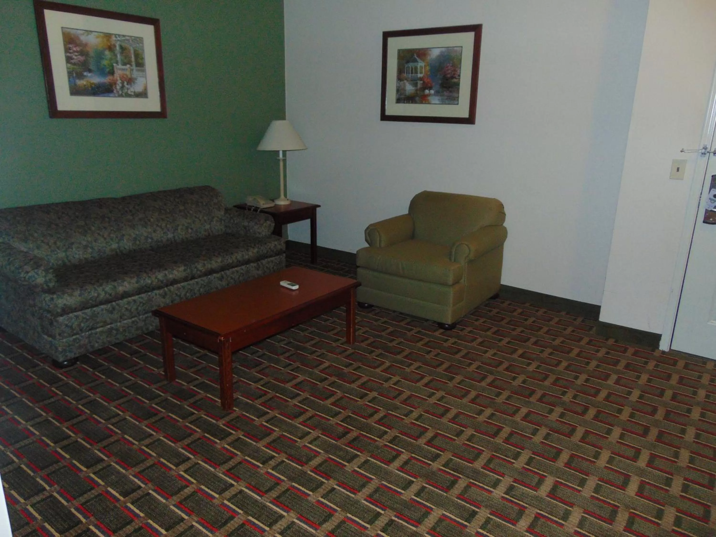 Living room in Days Inn by Wyndham Pentwater
