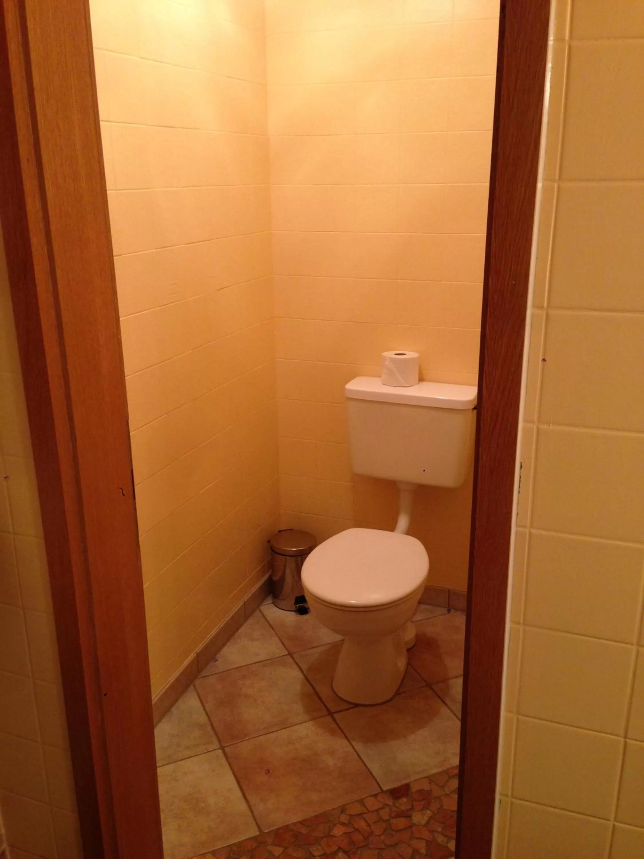 Toilet, Bathroom in Beim Haxenwirt