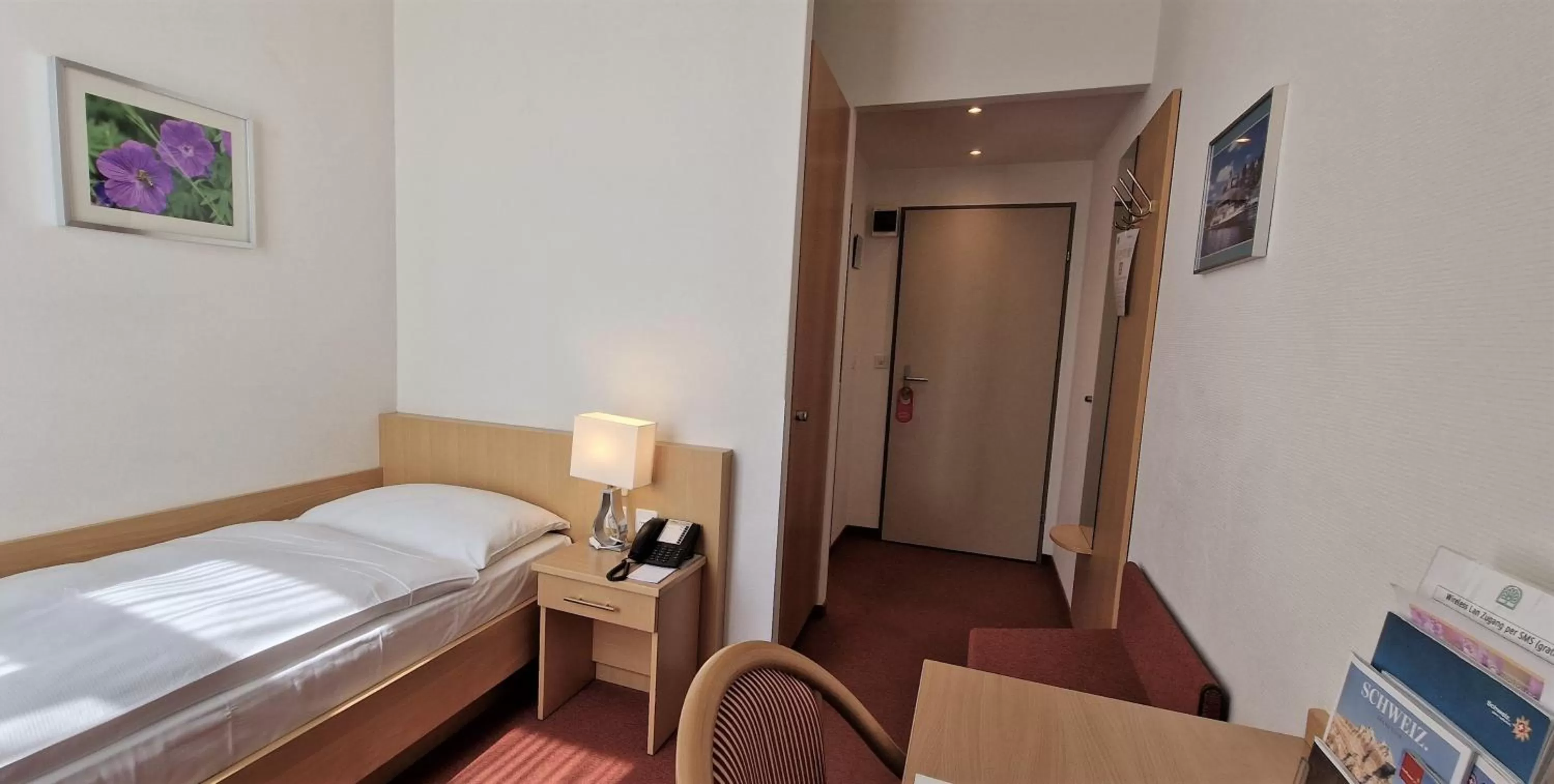 Bed in Hotel Promenade