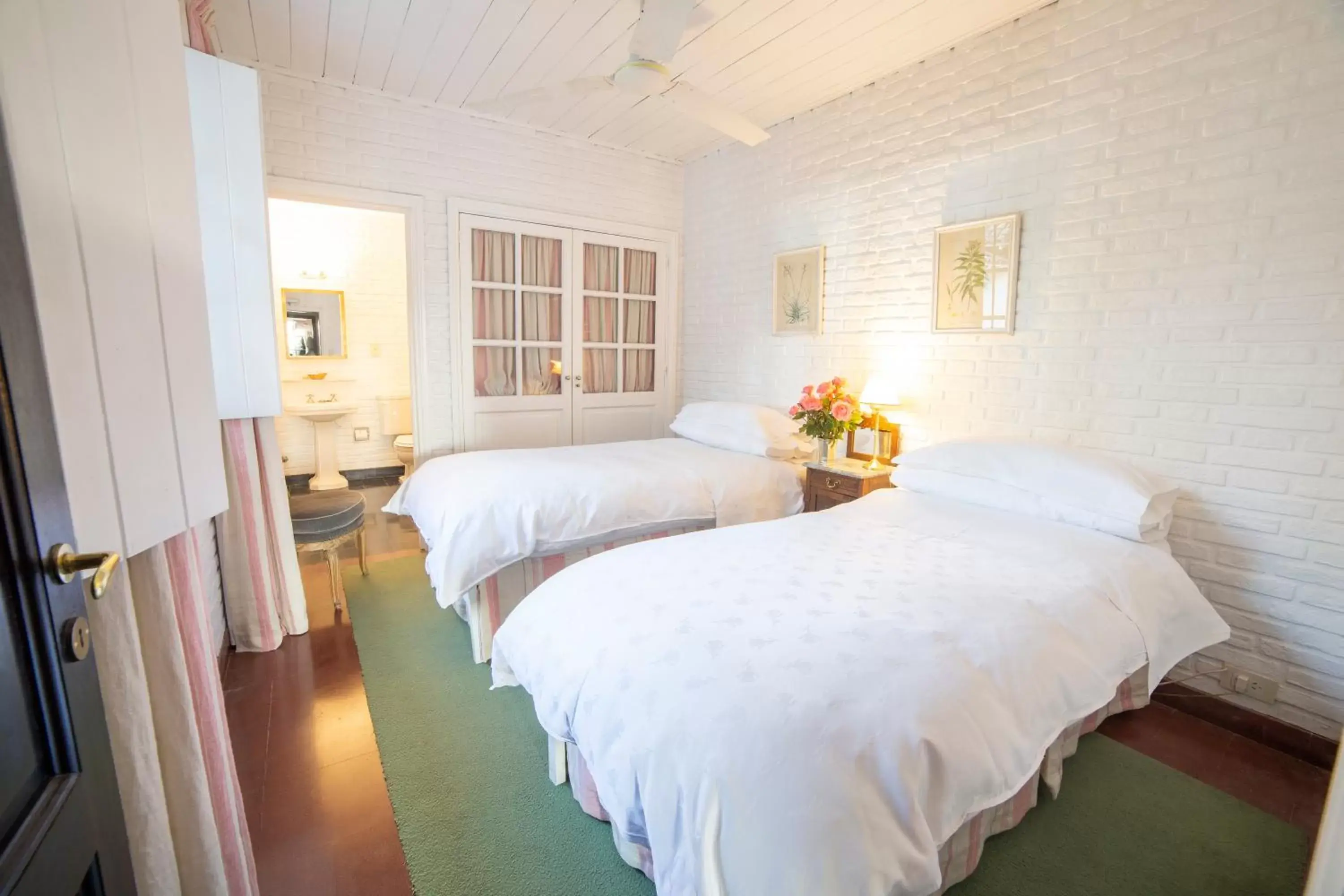 Small Double or Twin Room in Estancia Ave María Small Double or Twin Room in Estancia Ave María