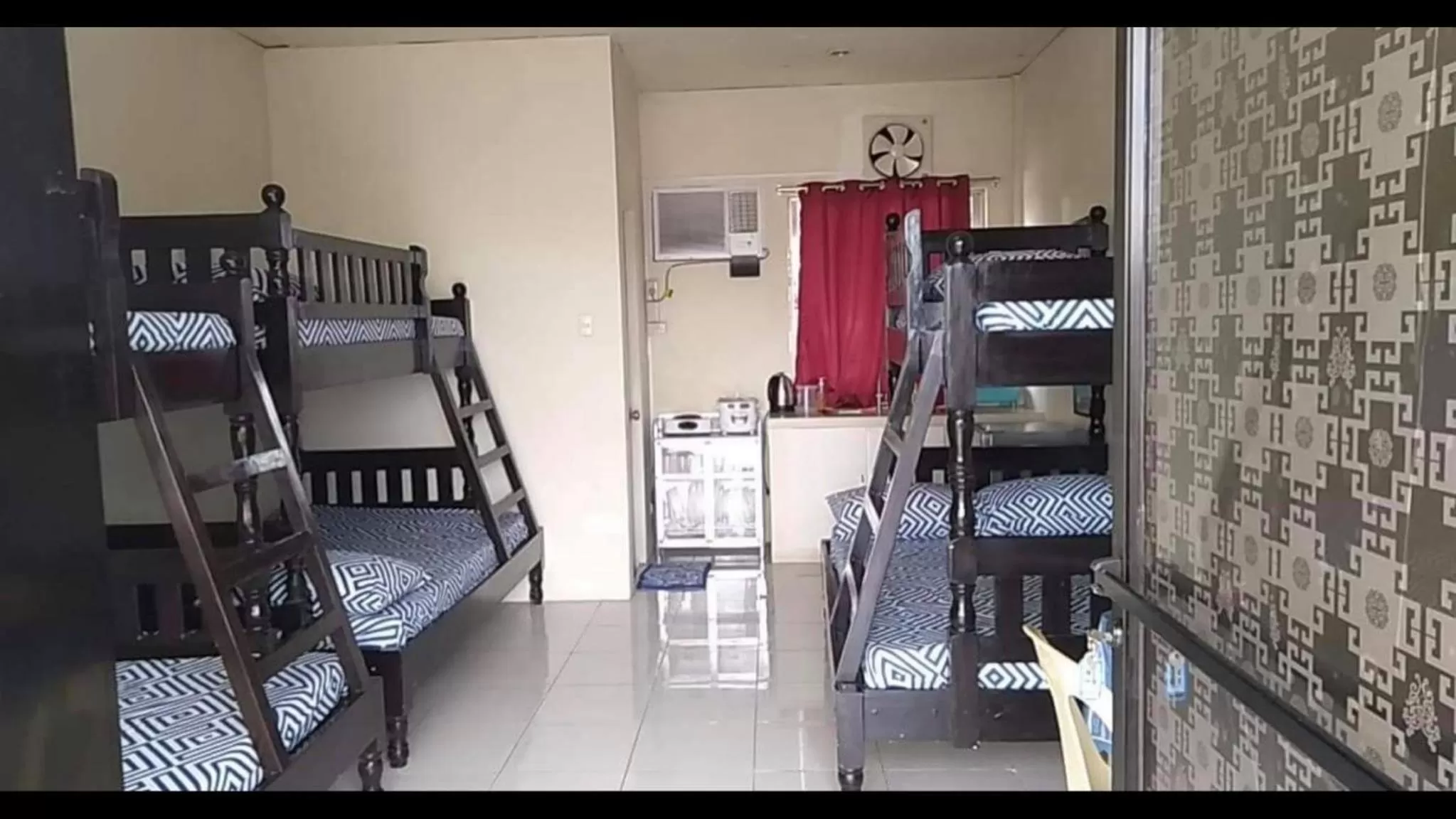 Bed in RV3 TRANSIENT HOUSE