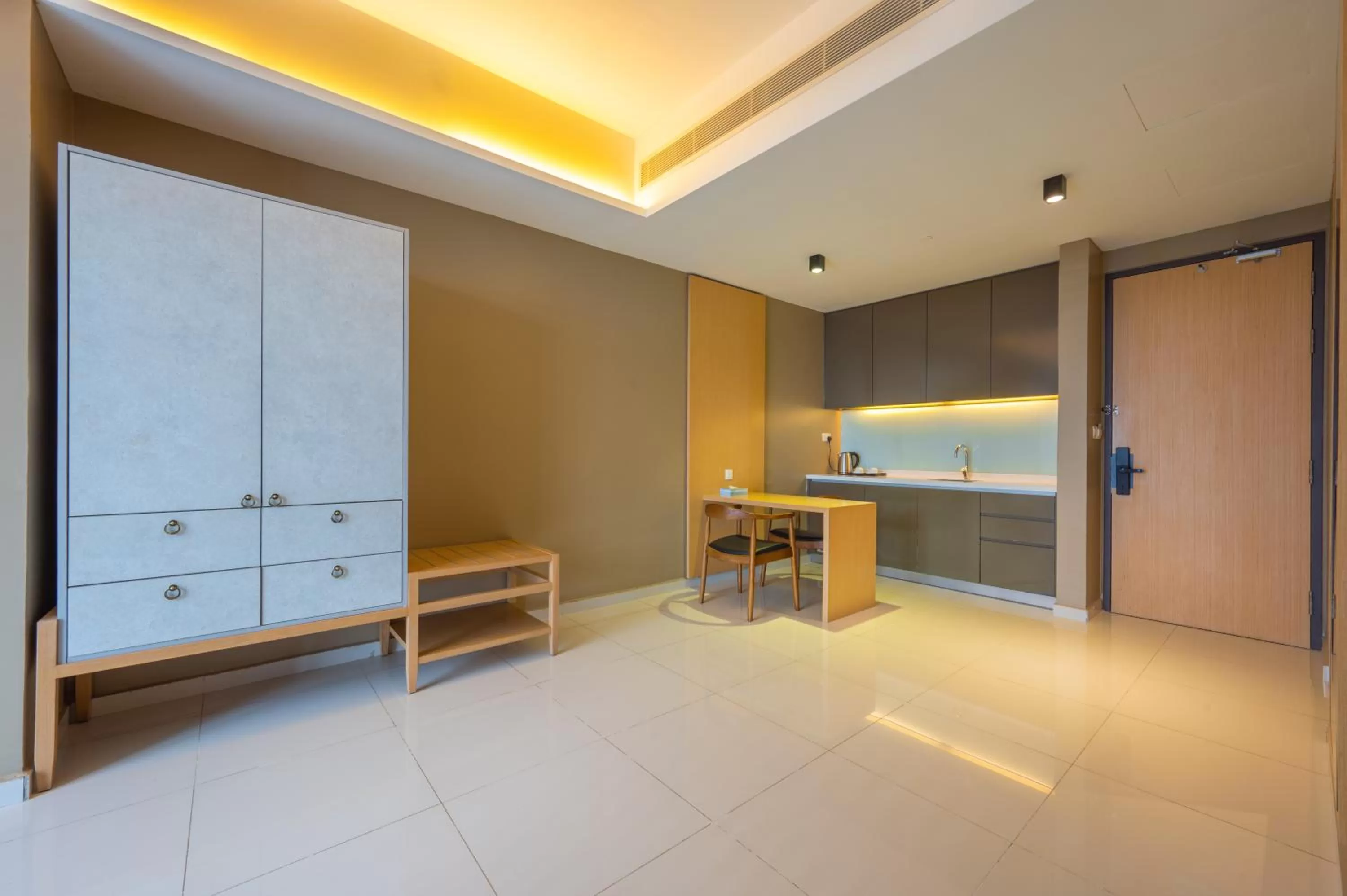 Kitchen or kitchenette in Greystone 99 Suites