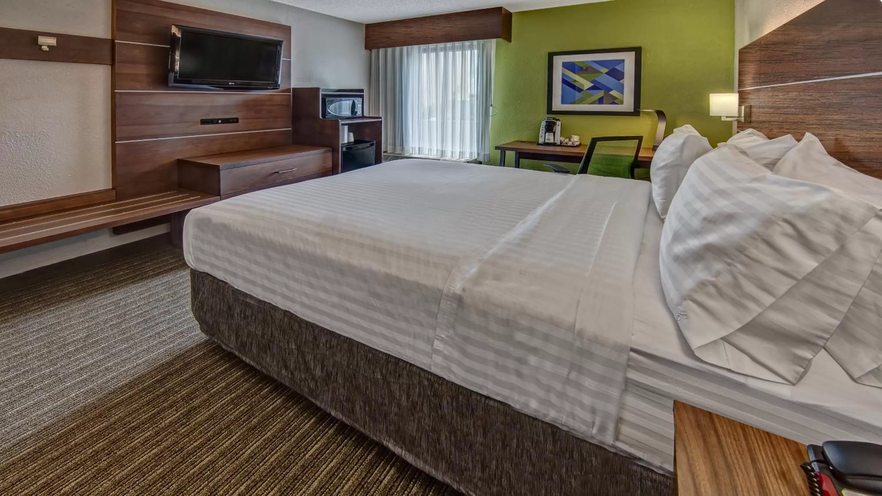 Photo of the whole room, Bed in Holiday Inn Express Memphis Medical Center - Midtown by IHG