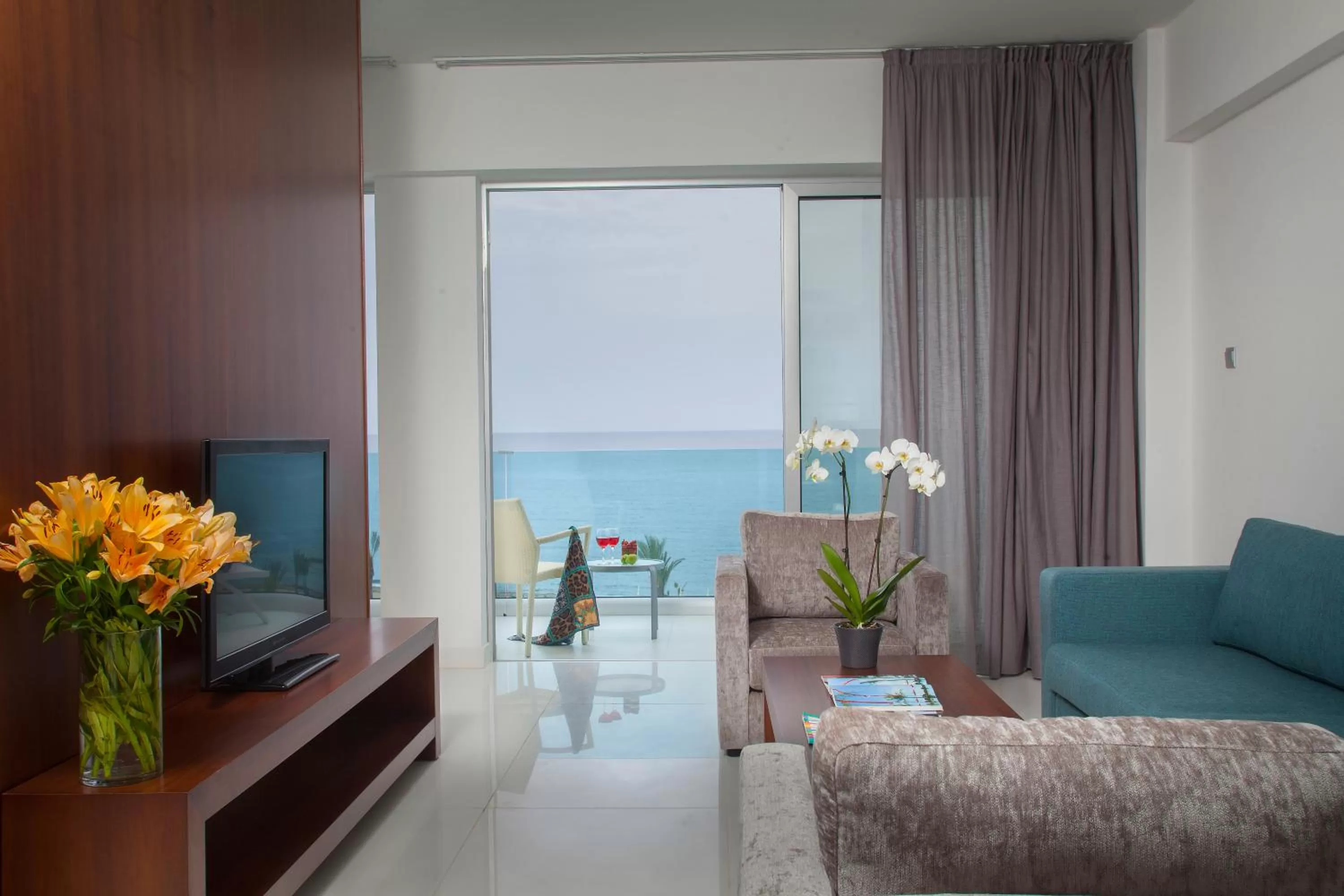 Living room in King Evelthon Beach Hotel & Resort