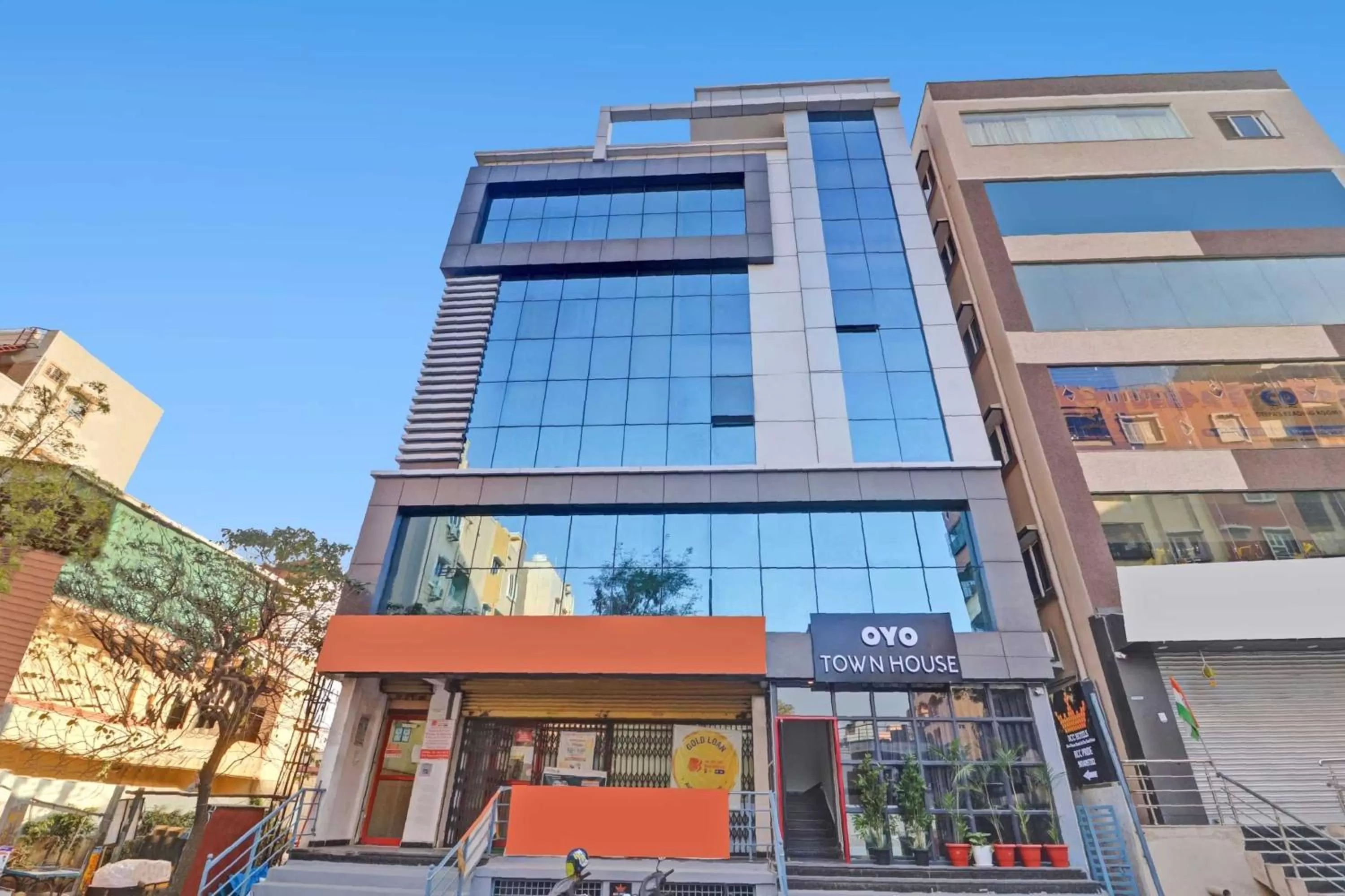 Facade/entrance in Super Townhouse Rcc Pride