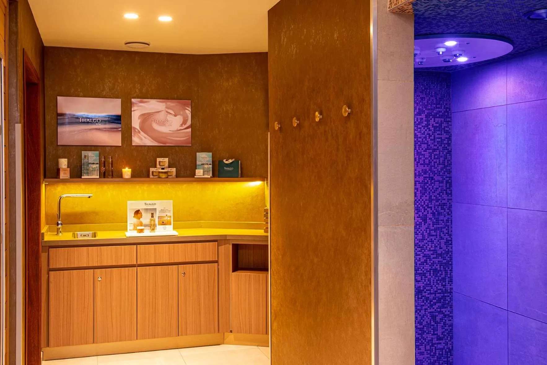 Shower in Radisson Blu Hotel, Rouen Centre