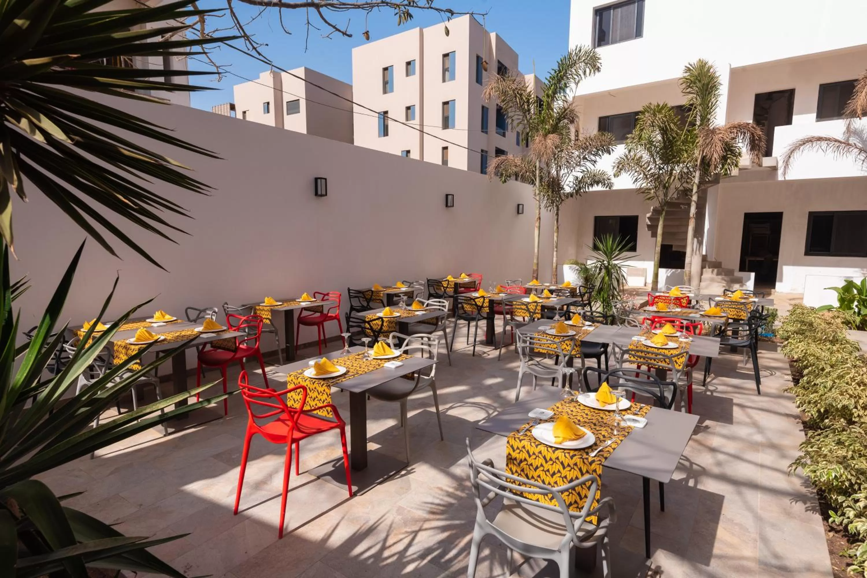 Patio, Restaurant/Places to Eat in Hotel L'Adresse Dakar