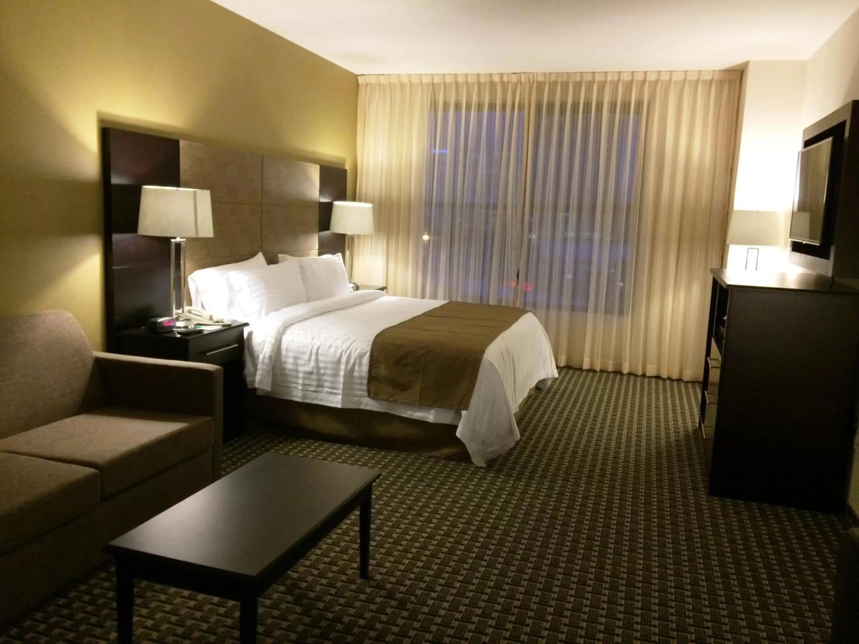 Photo of the whole room, Bed in Holiday Inn Mexico Santa Fe by IHG