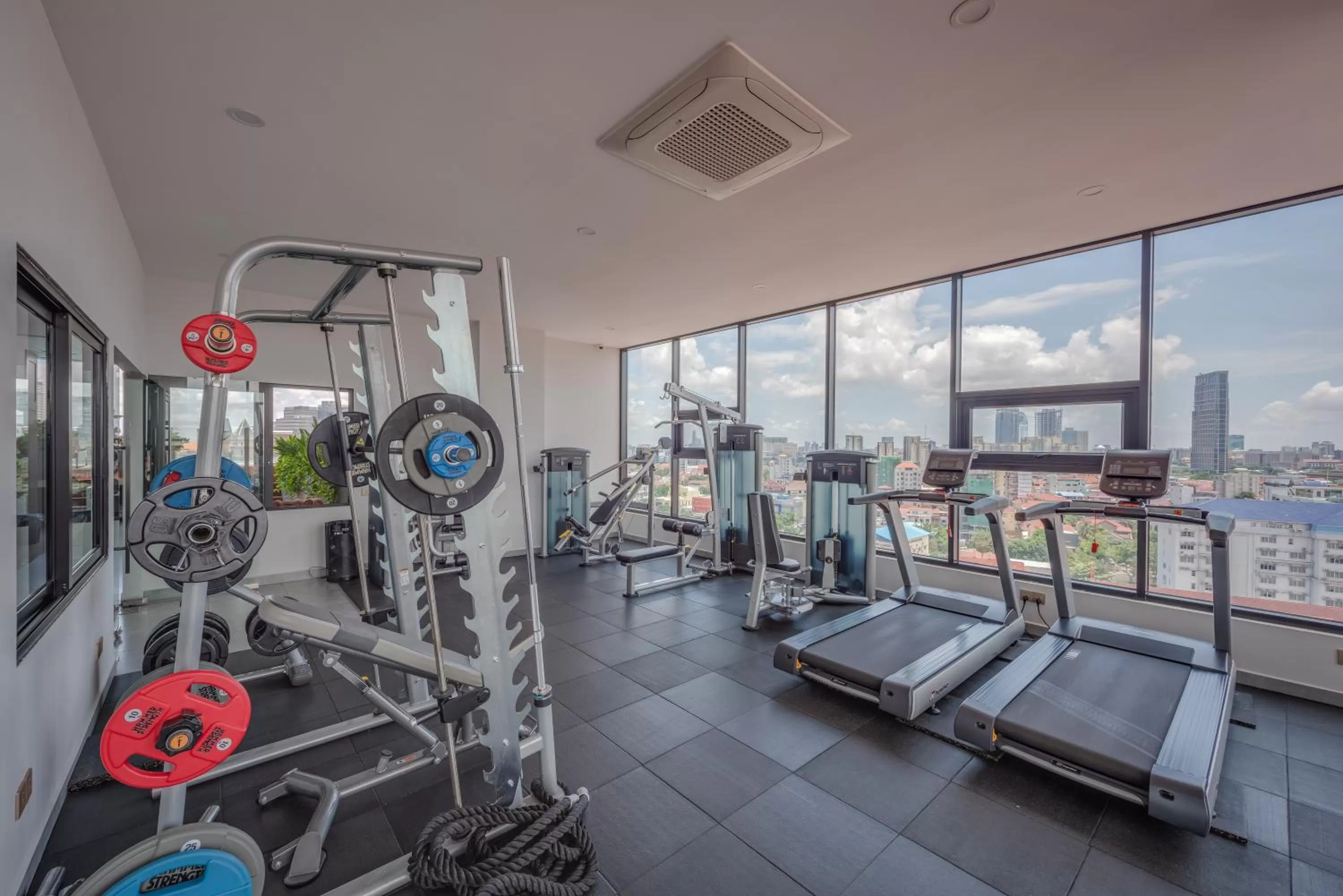 Fitness centre/facilities in AMATA Residence