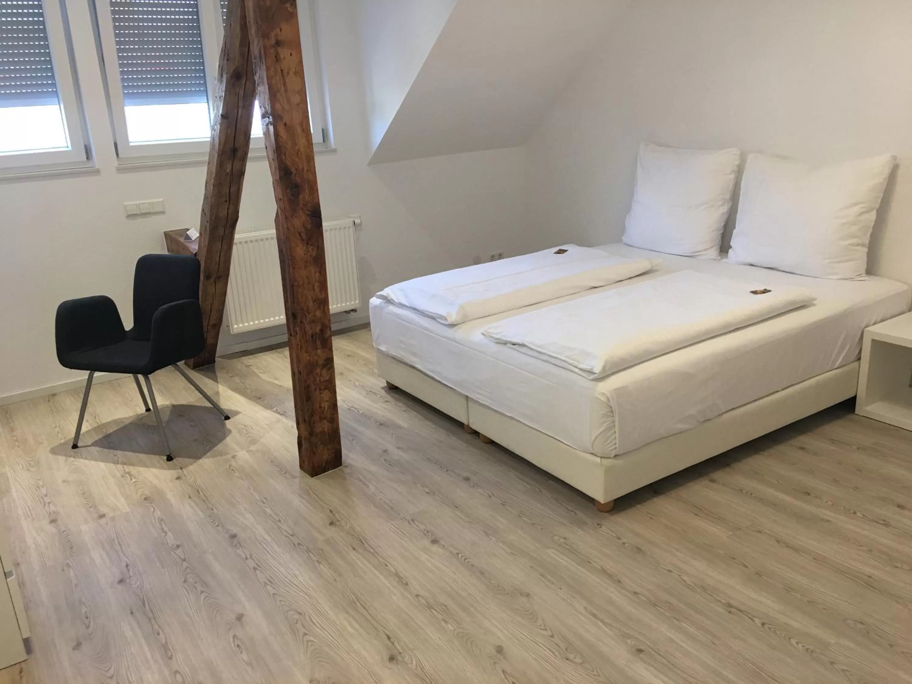 Photo of the whole room, Bed in Hotel Barbarossa Karlsruhe Stadtmitte