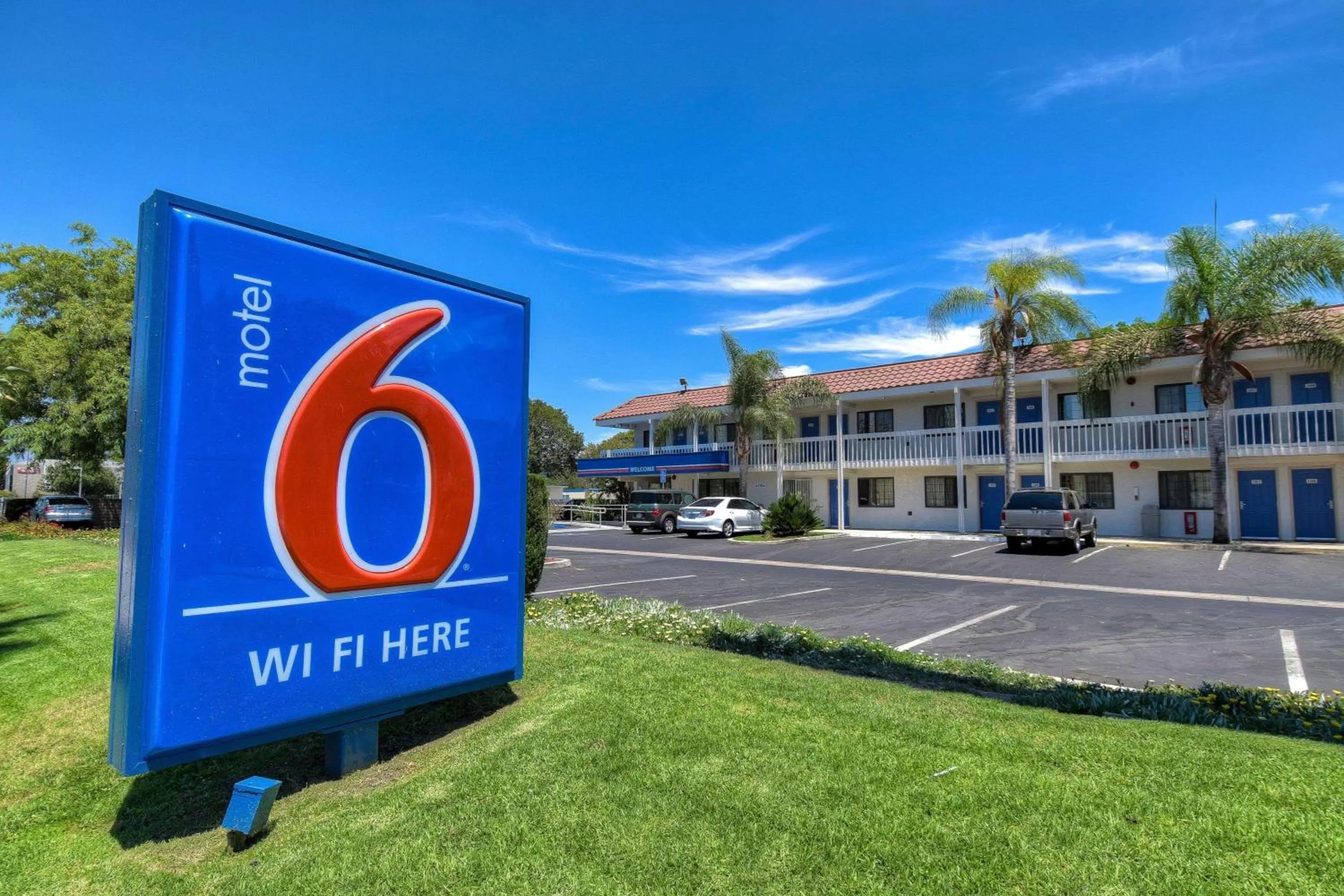 Property building in Motel 6-Pomona, CA - Los Angeles