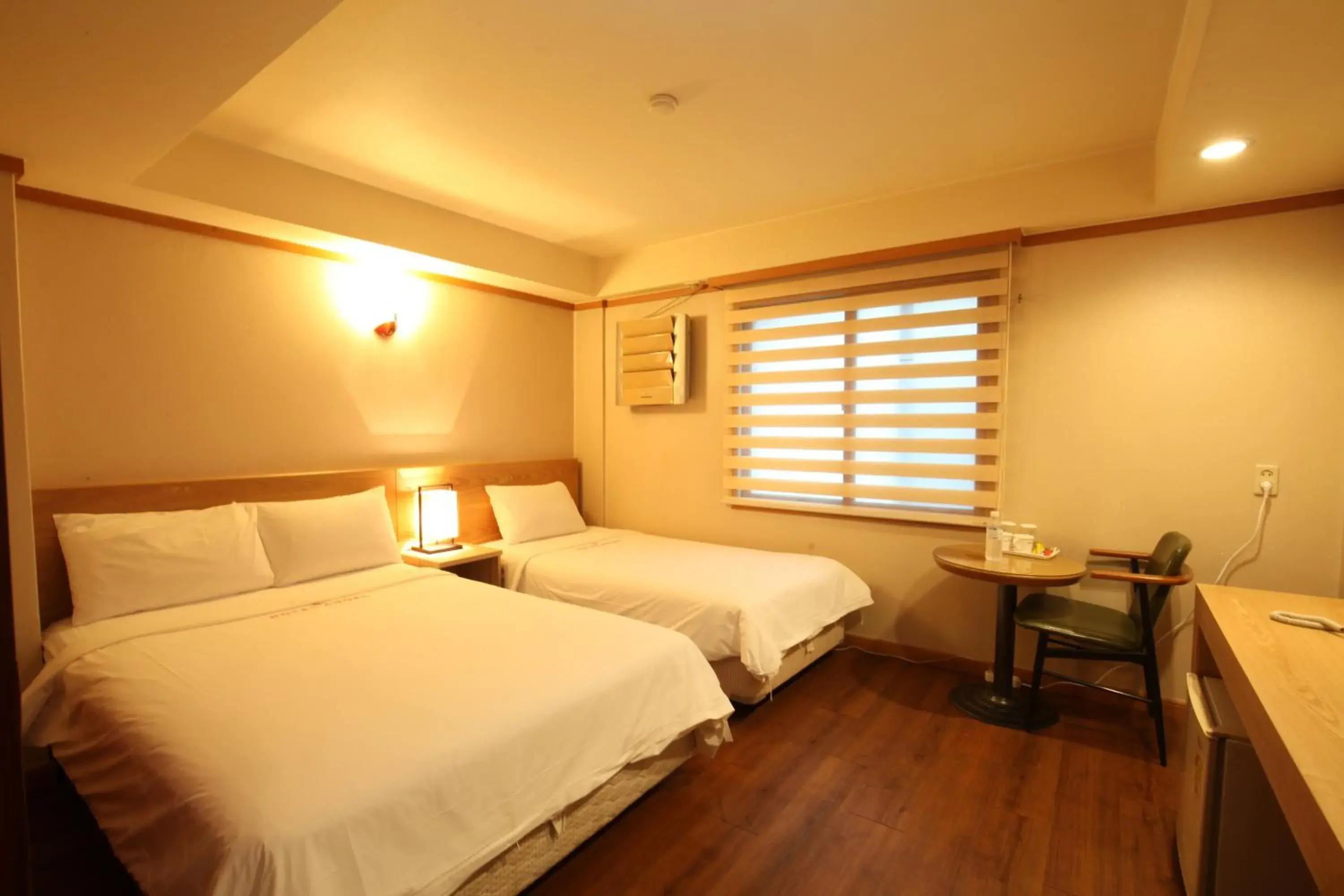 Deluxe Twin Room in Angel Hotel Deluxe Twin Room in Angel Hotel