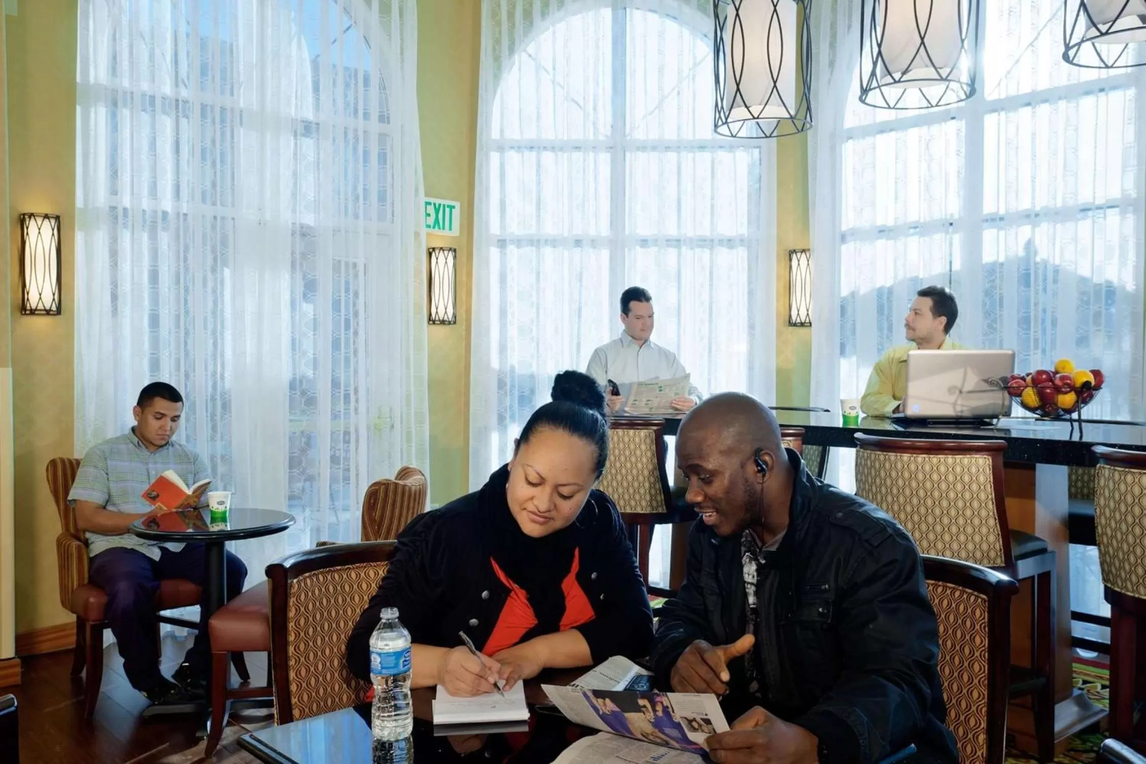 Dining area in Hampton Inn & Suites Salt Lake City Airport