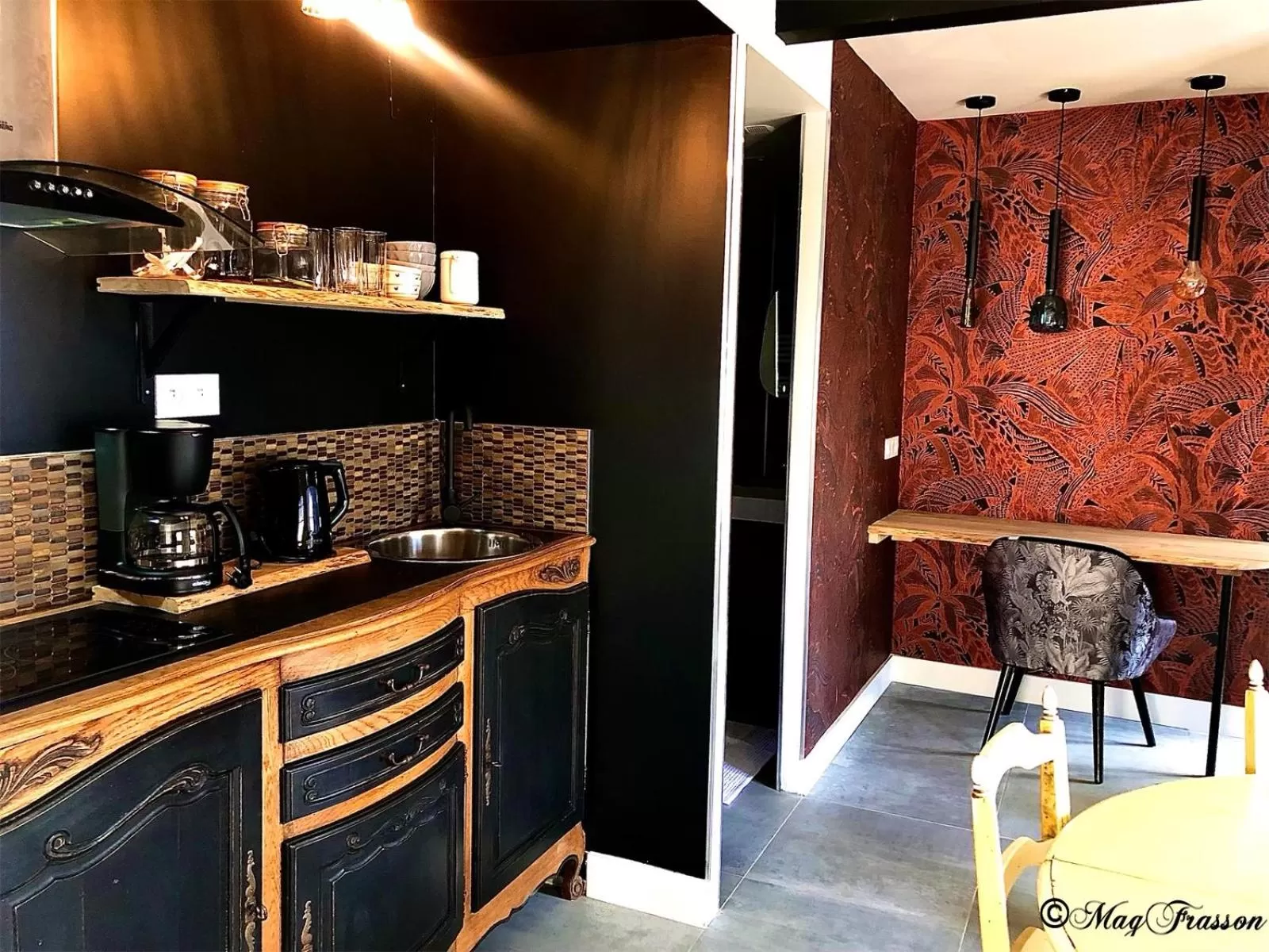 Coffee/tea facilities in LE DUPE