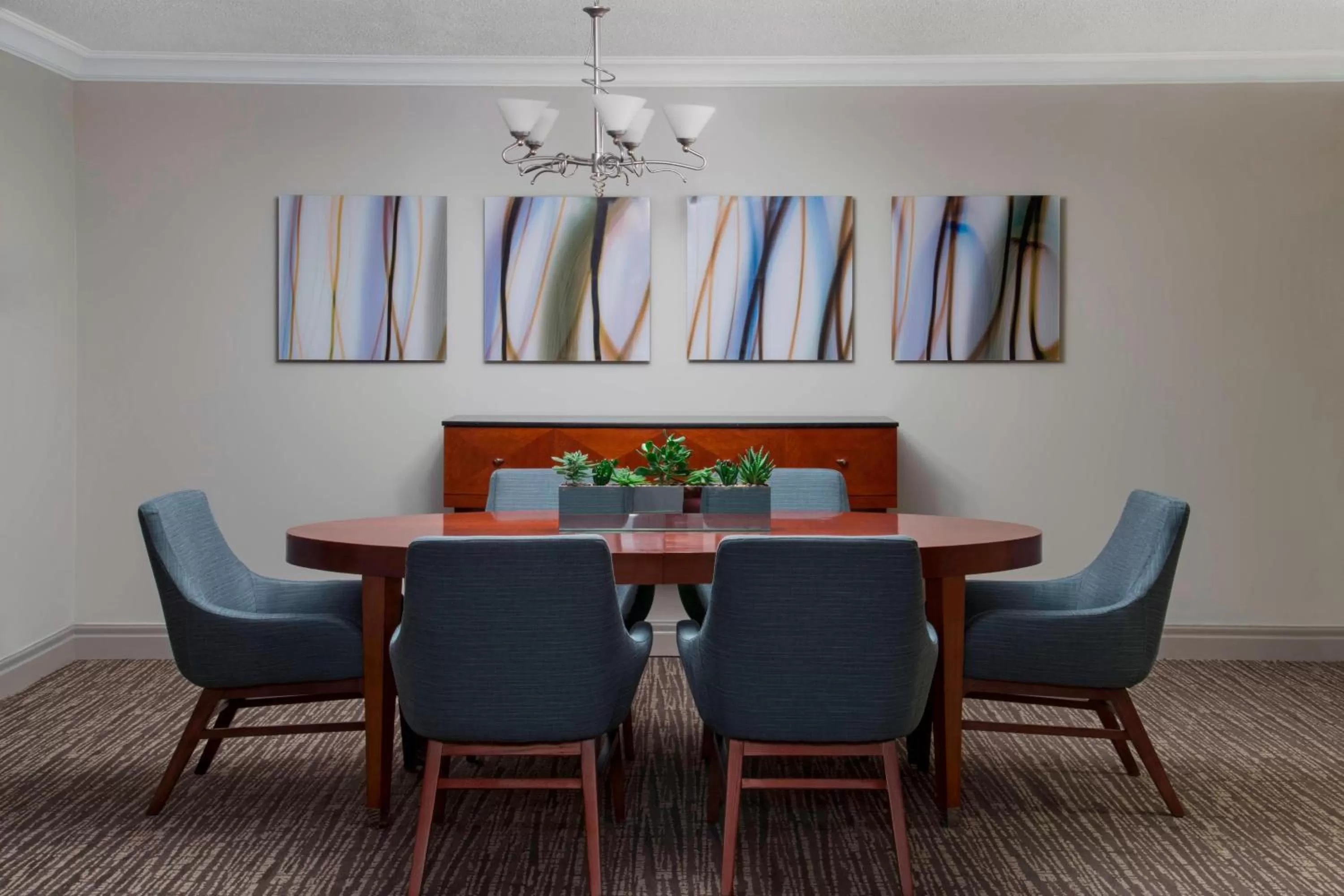 Photo of the whole room in Marriott Downtown at CF Toronto Eaton Centre