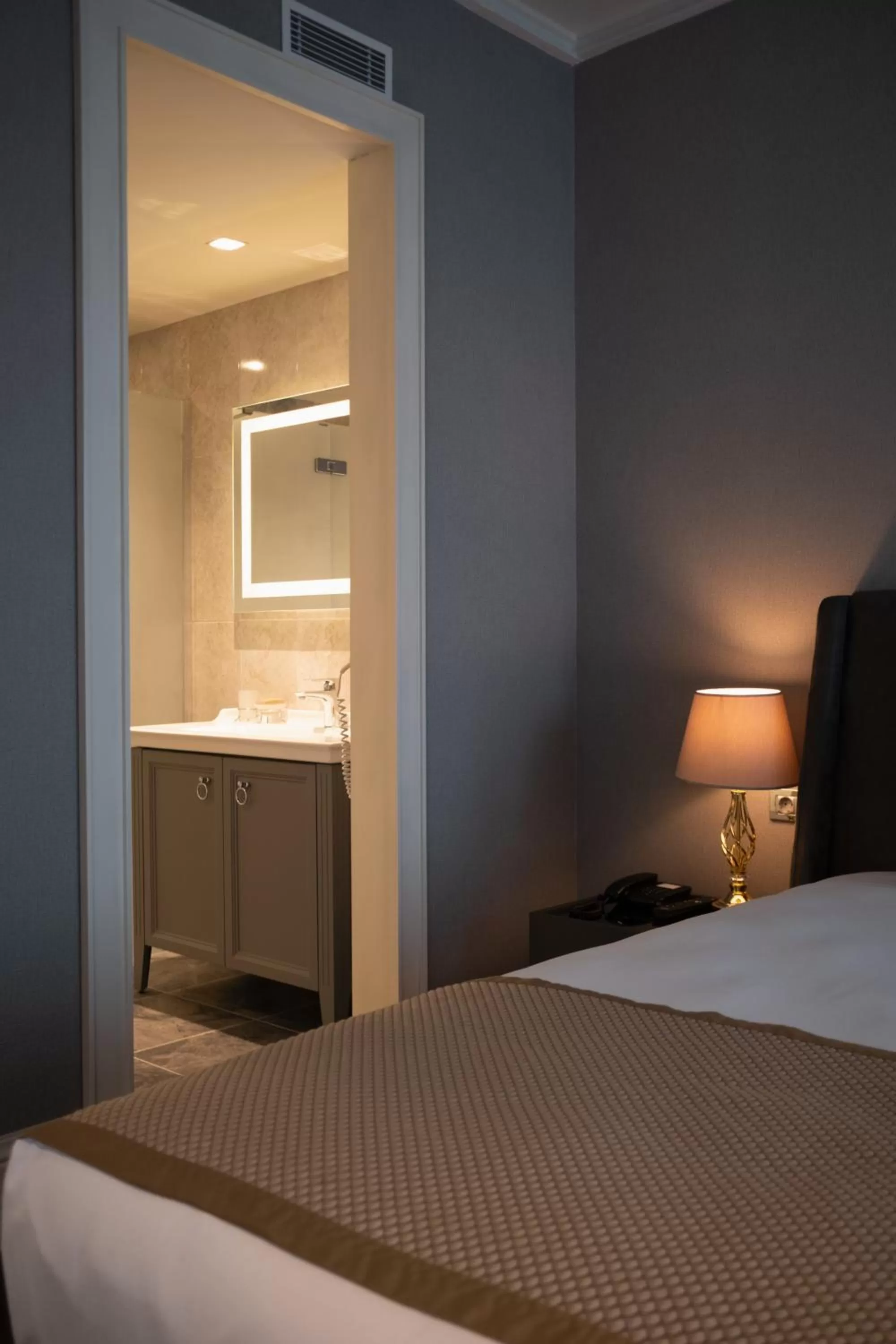 Bed in Windsor Hotel & Convention Center Istanbul