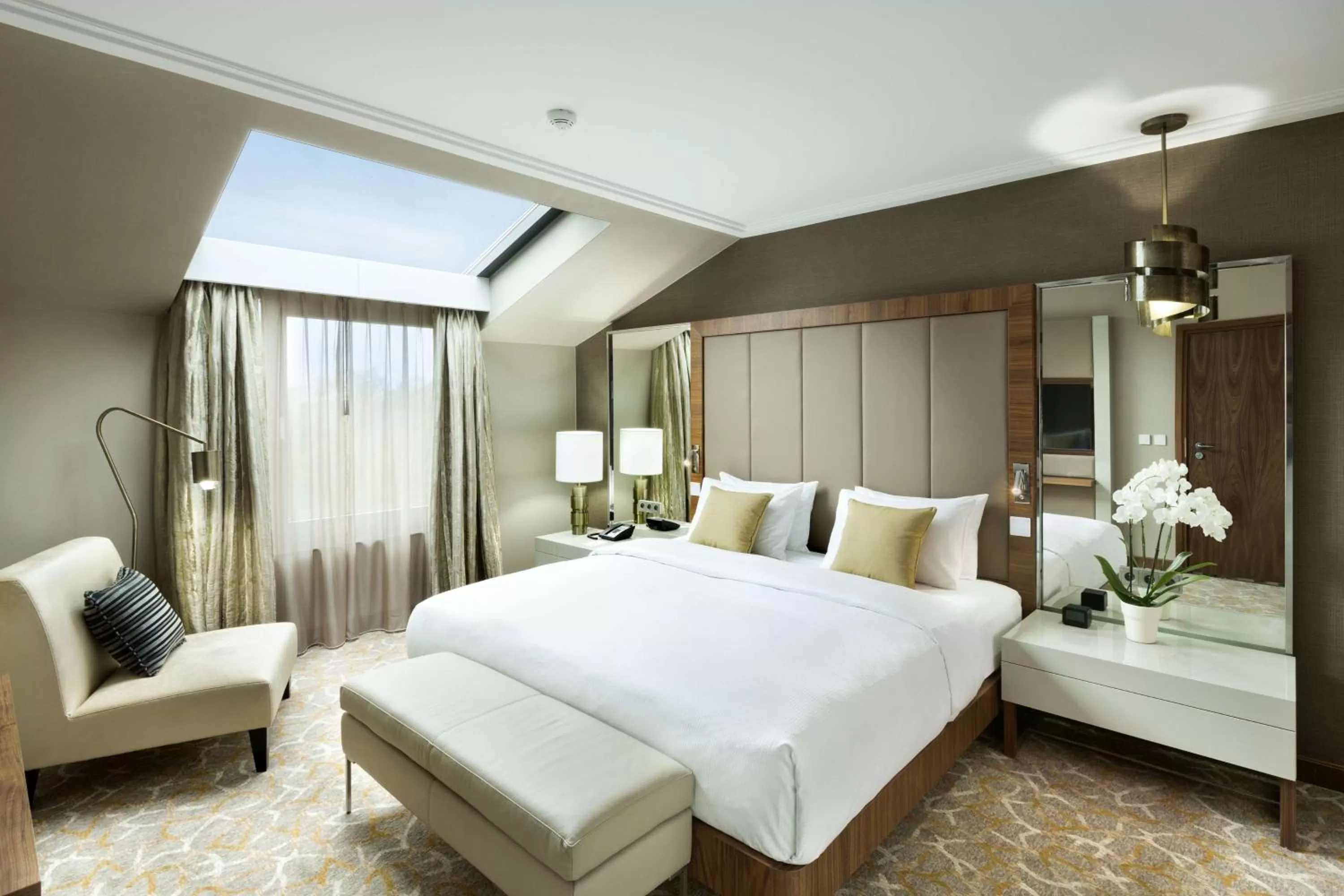 Bed in DoubleTree by Hilton Hotel & Conference Centre Warsaw