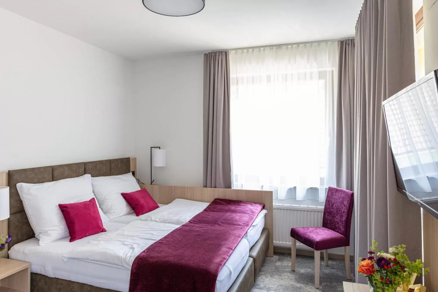 Photo of the whole room, Bed in Gasthof "zur Bahn"