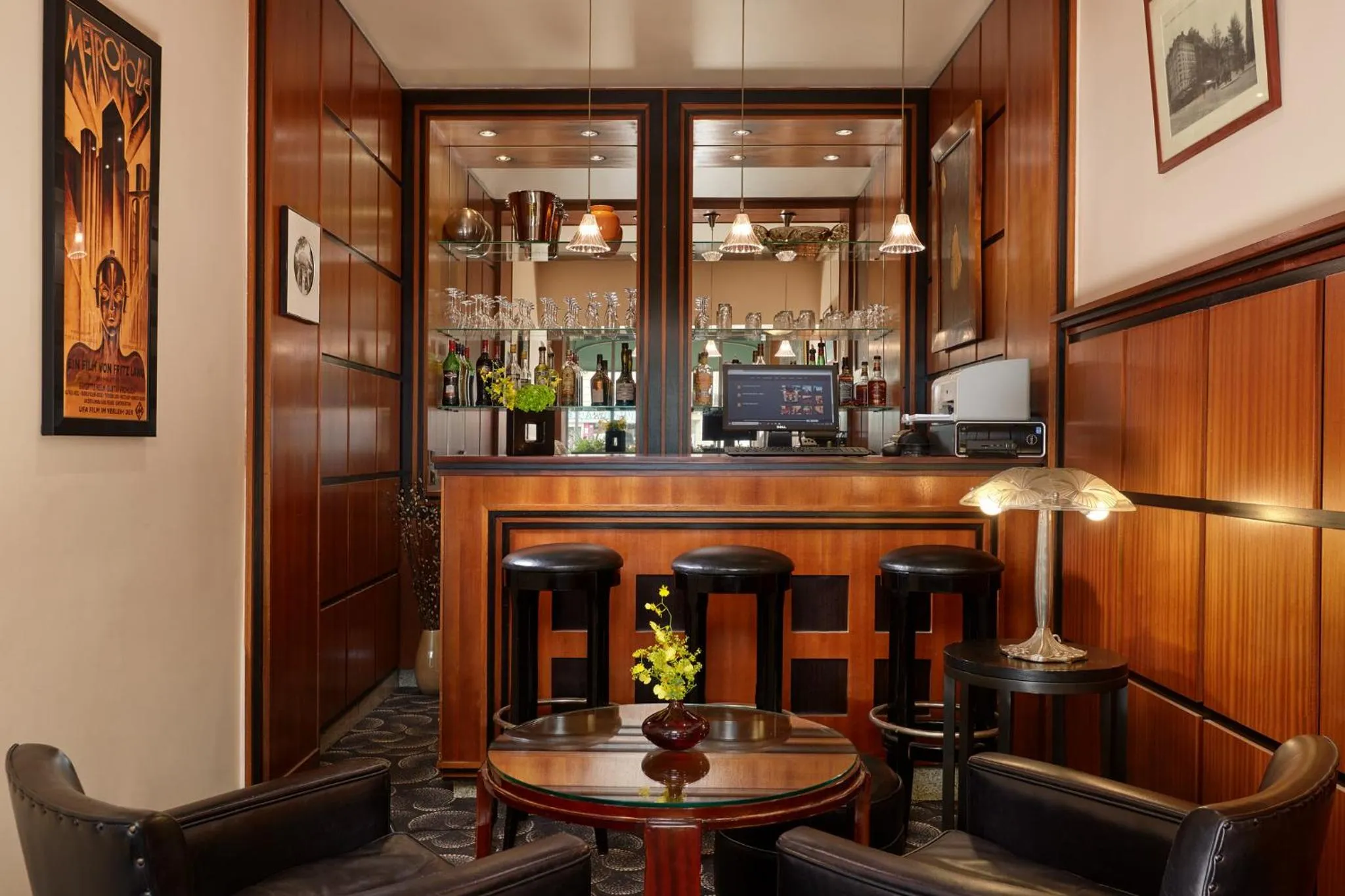 Lounge or bar in Hôtel Raspail Montparnasse