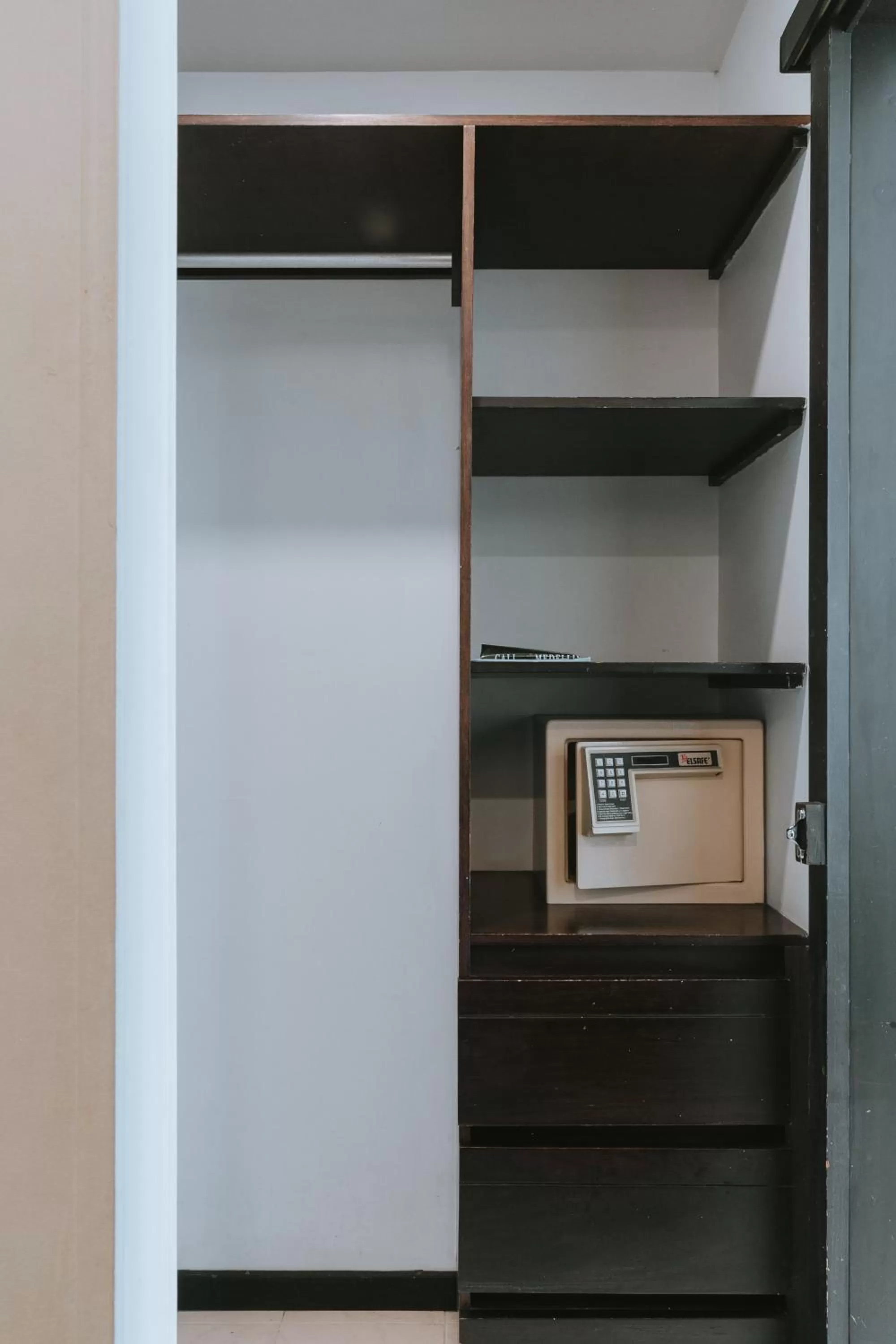 safe in Travelers Orange Suites