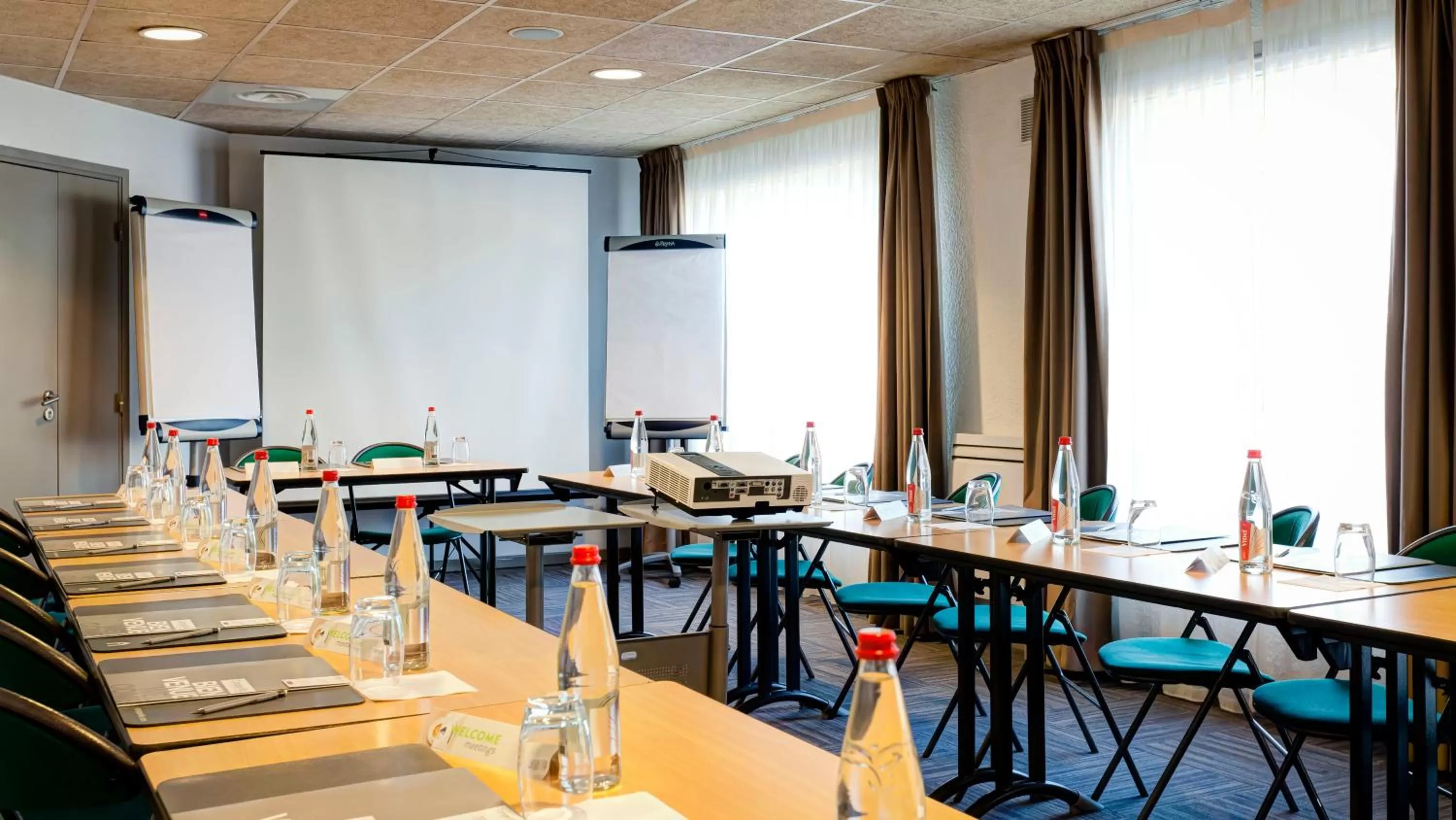 Meeting/conference room in Campanile Evry Ouest - Corbeil Essonnes