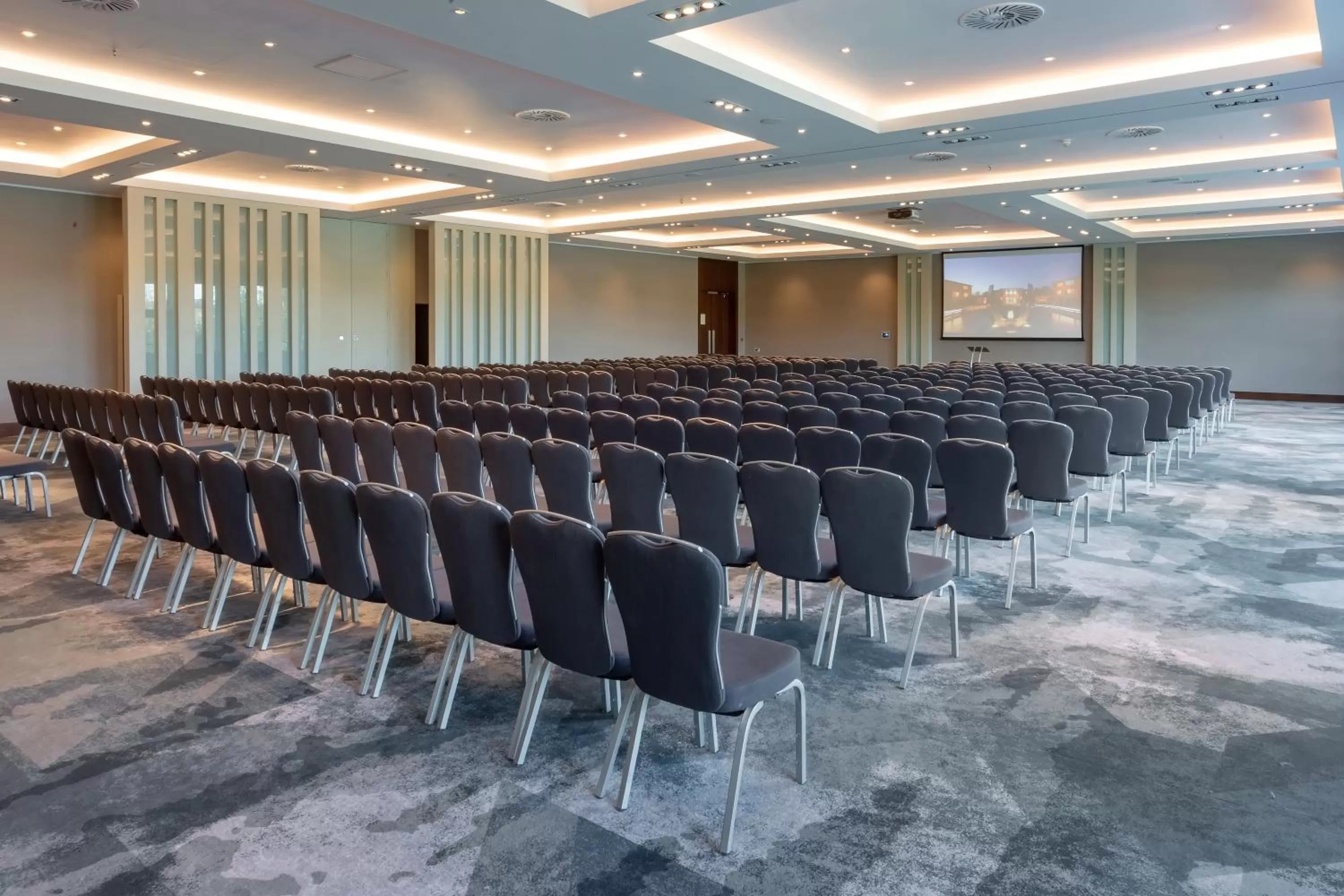 Meeting/conference room in Crowne Plaza Marlow by IHG