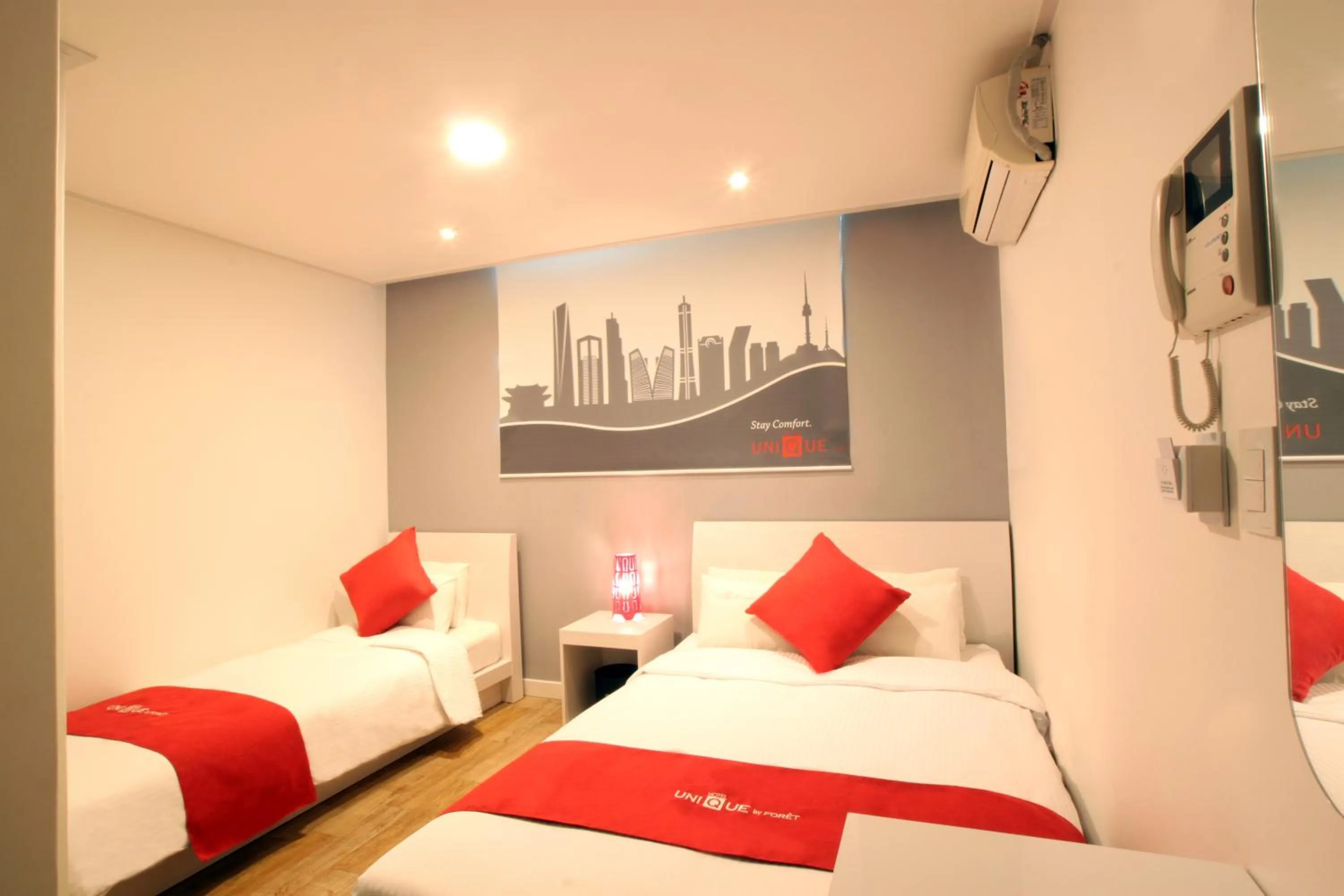 Bed in Hotel Unique by Foret