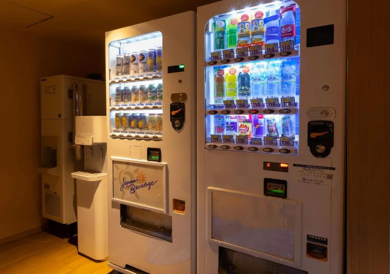 vending machine in Hotel Niwa Tokyo