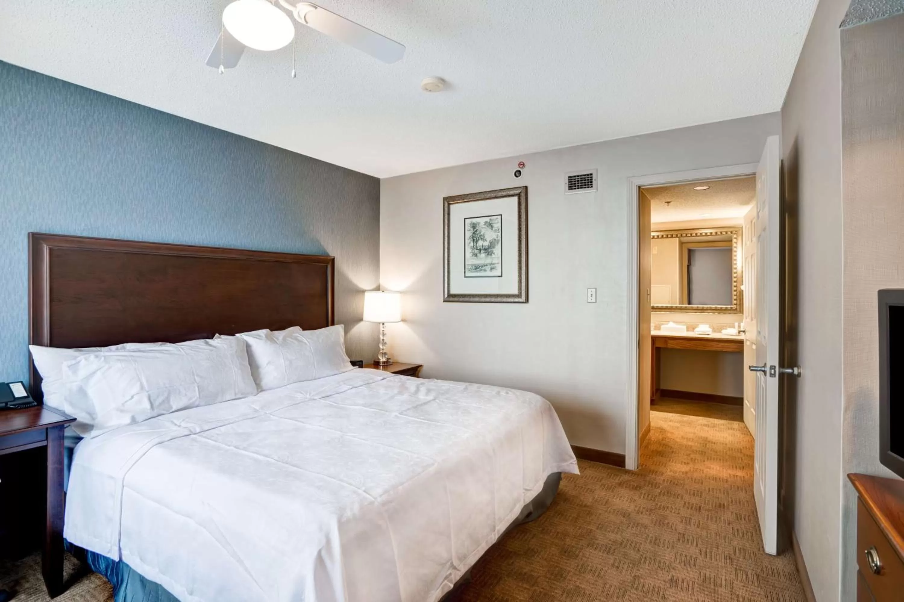 Bed in Homewood Suites by Hilton Windsor Locks Hartford