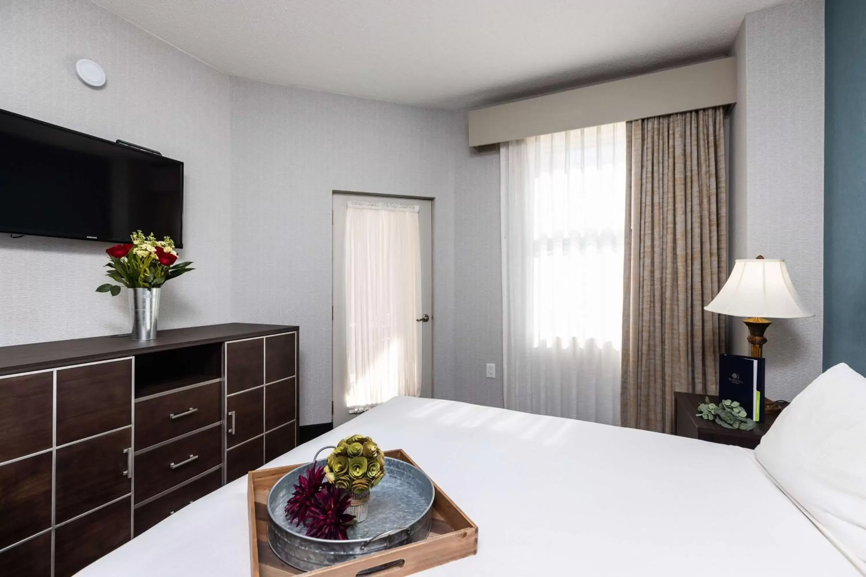 Two-Room King Suite - Non-Smoking in Inn at the Colonnade Baltimore - A DoubleTree by Hilton Hotel Two-Room King Suite - Non-Smoking in Inn at the Colonnade Baltimore - A DoubleTree by Hilton Hotel