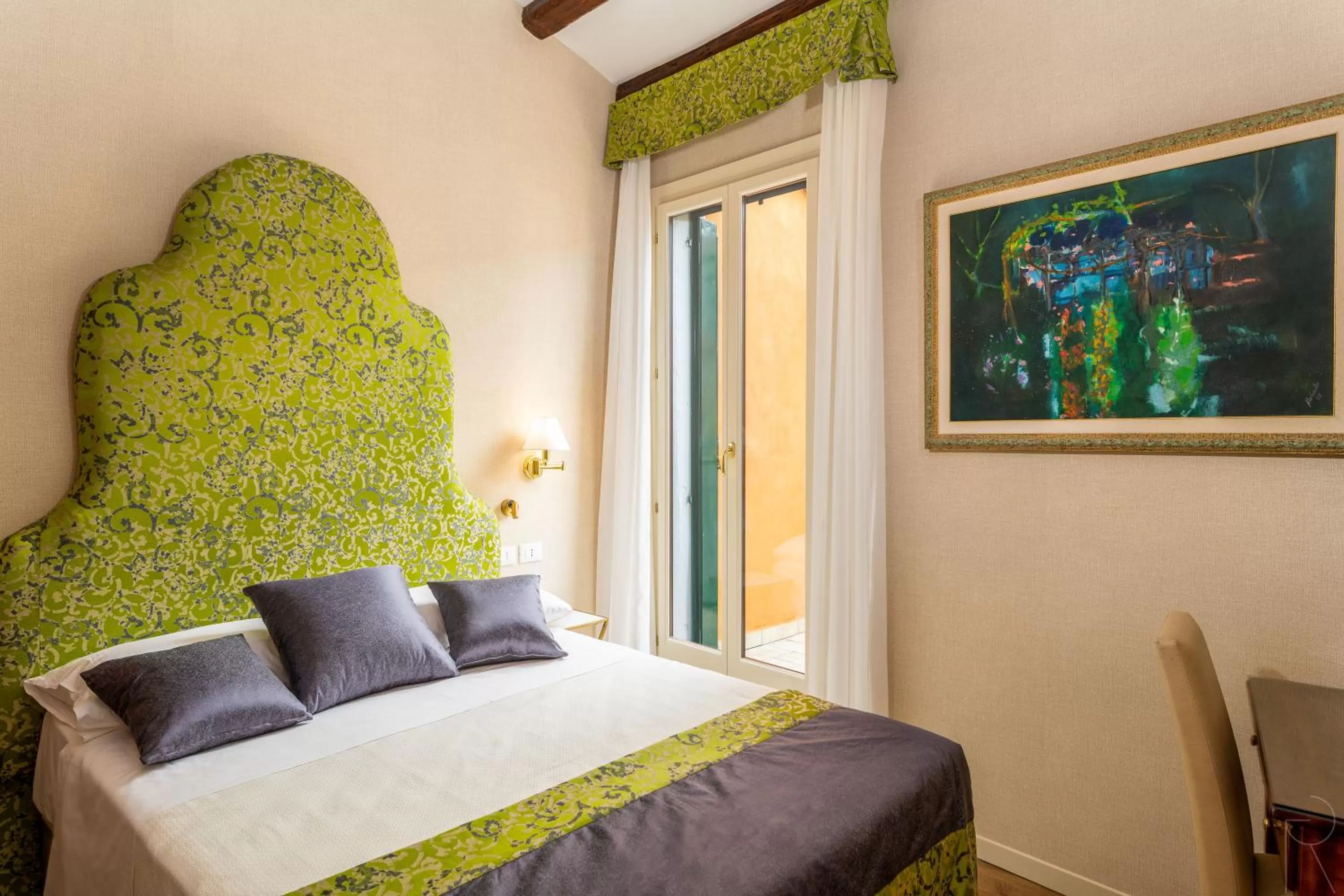 Bed in Hotel Villa Rosa