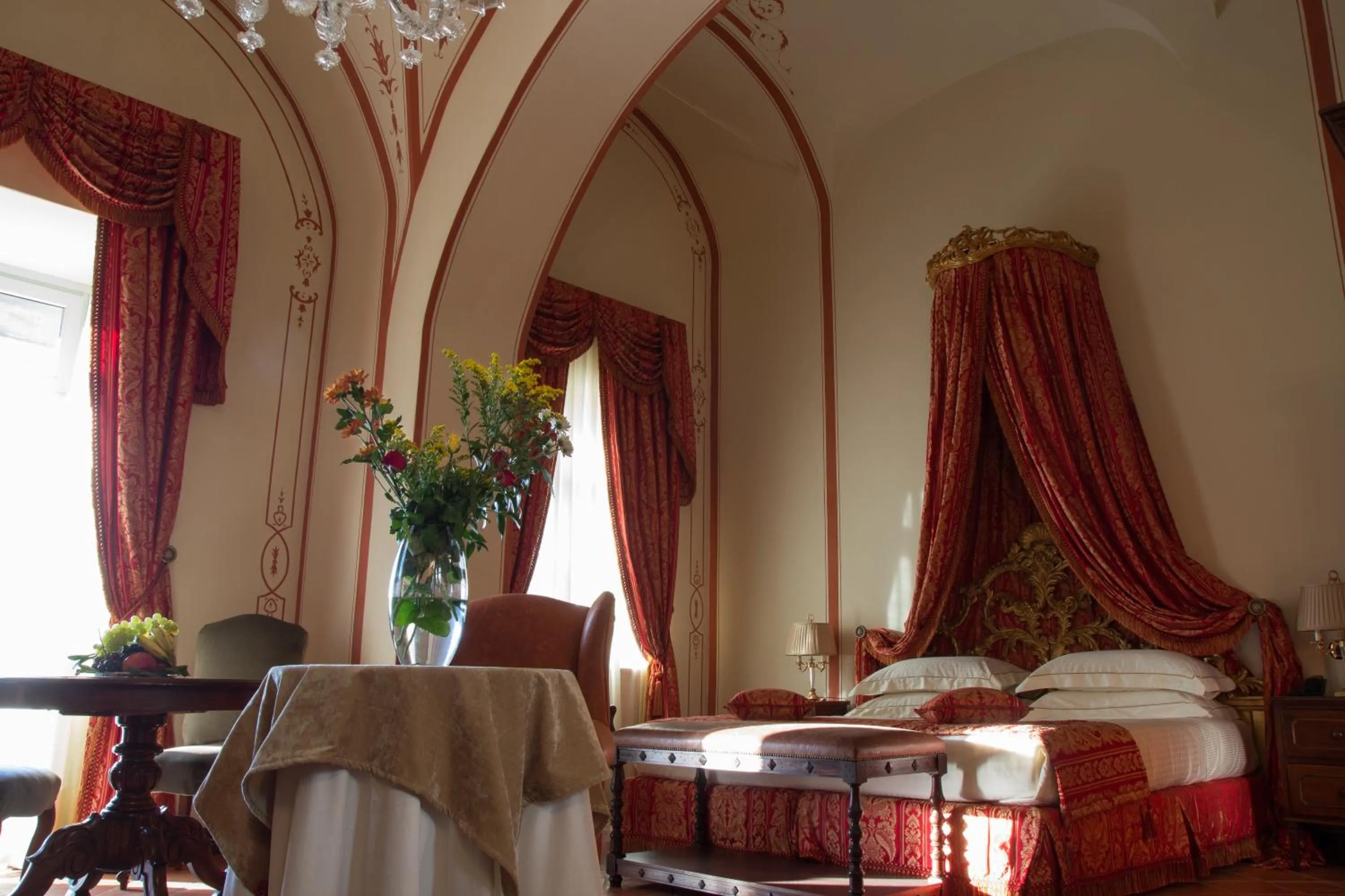 Photo of the whole room, Bed in Castello di Guarene