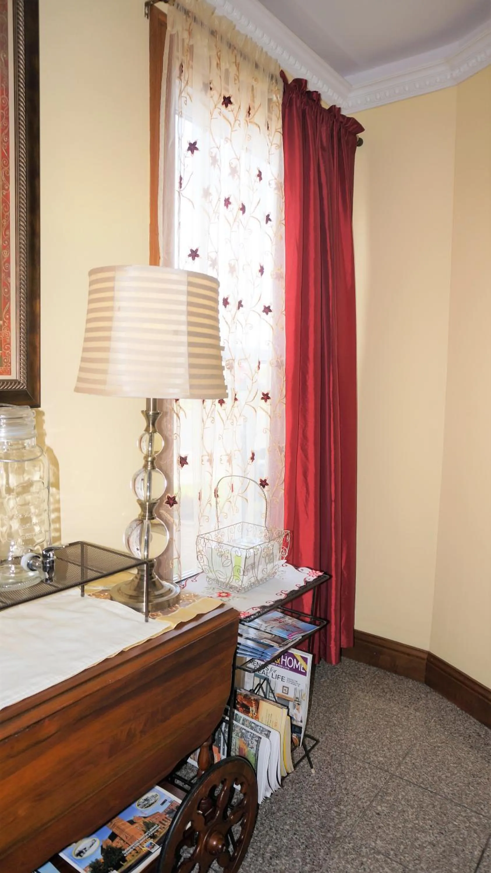 Living room in Inn on the Harbour