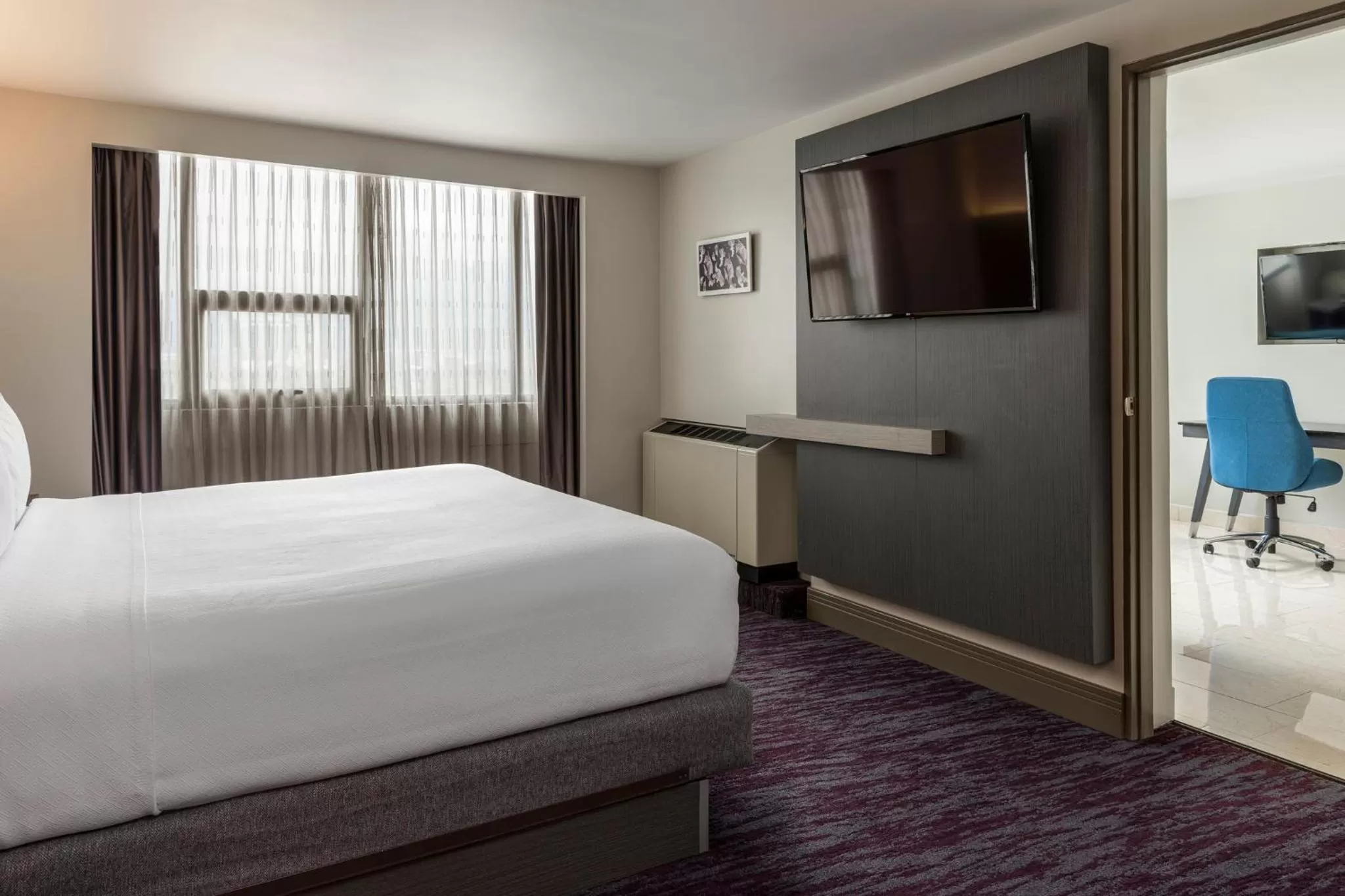 Photo of the whole room, Bed in Crowne Plaza San Jose La Sabana by IHG