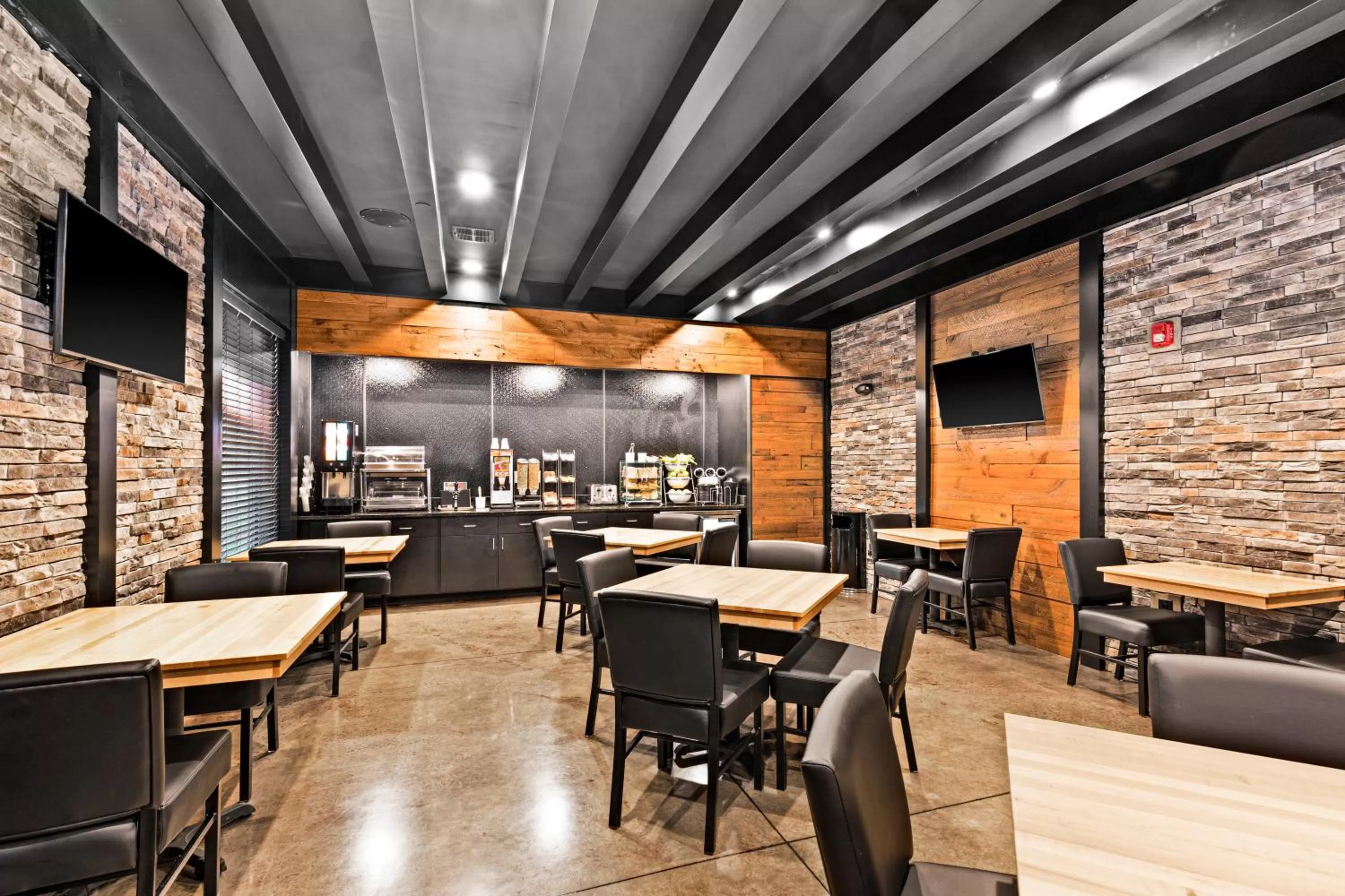 Breakfast in Cobblestone Hotel & Suites - Superior Duluth