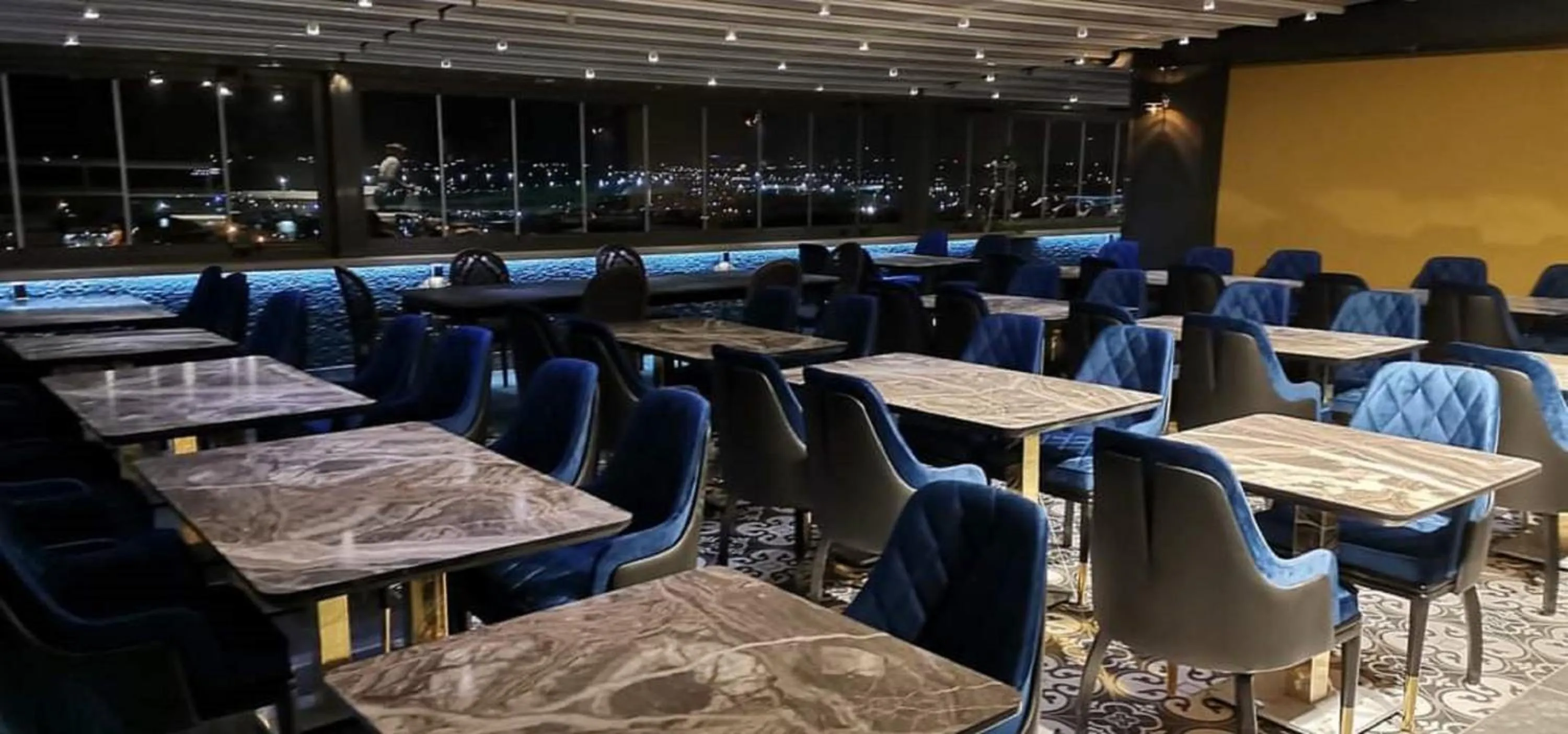 Restaurant/Places to Eat in Selenay Hotel