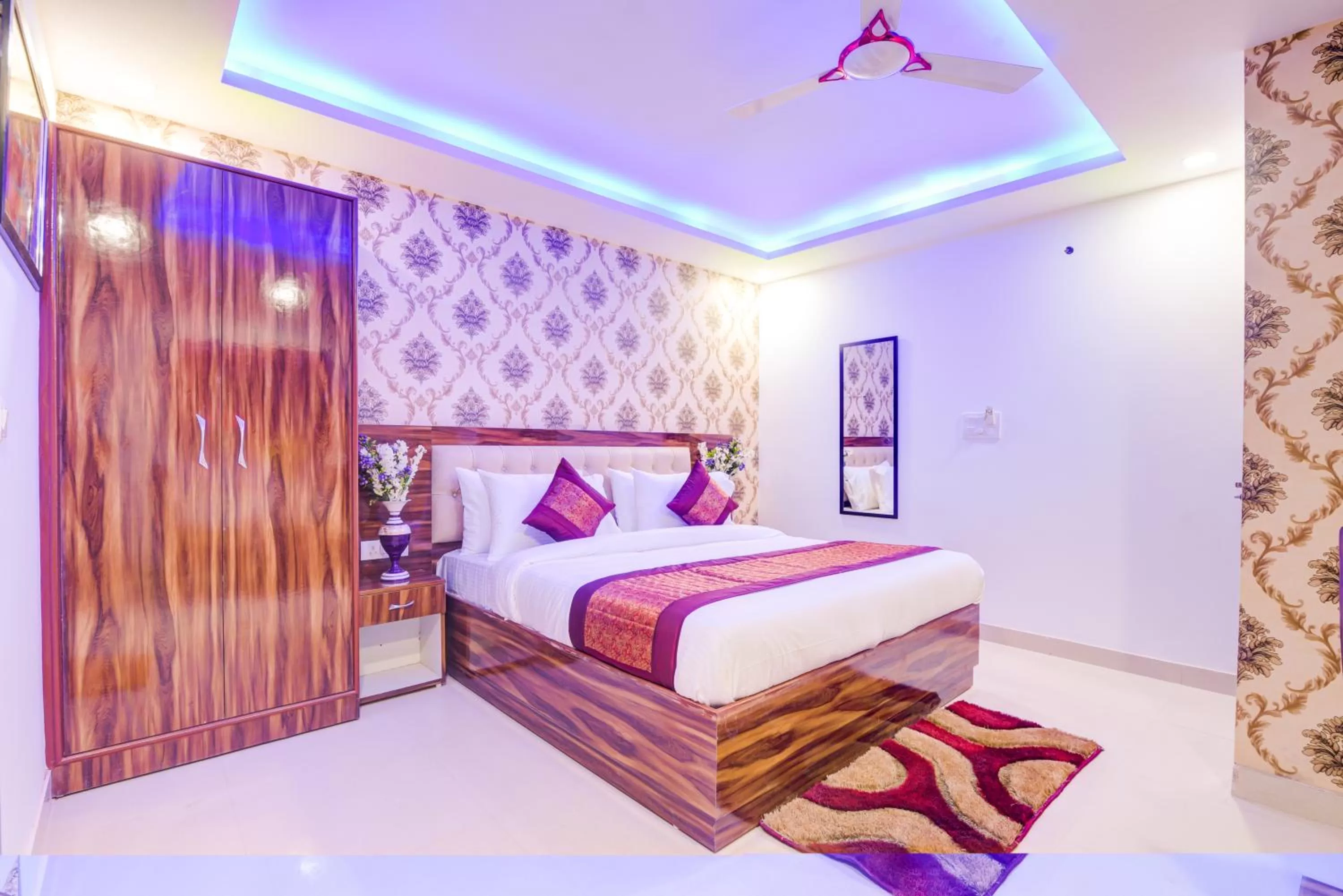 Bed in Hotel Festival Mahipalpur At Delhi Airport