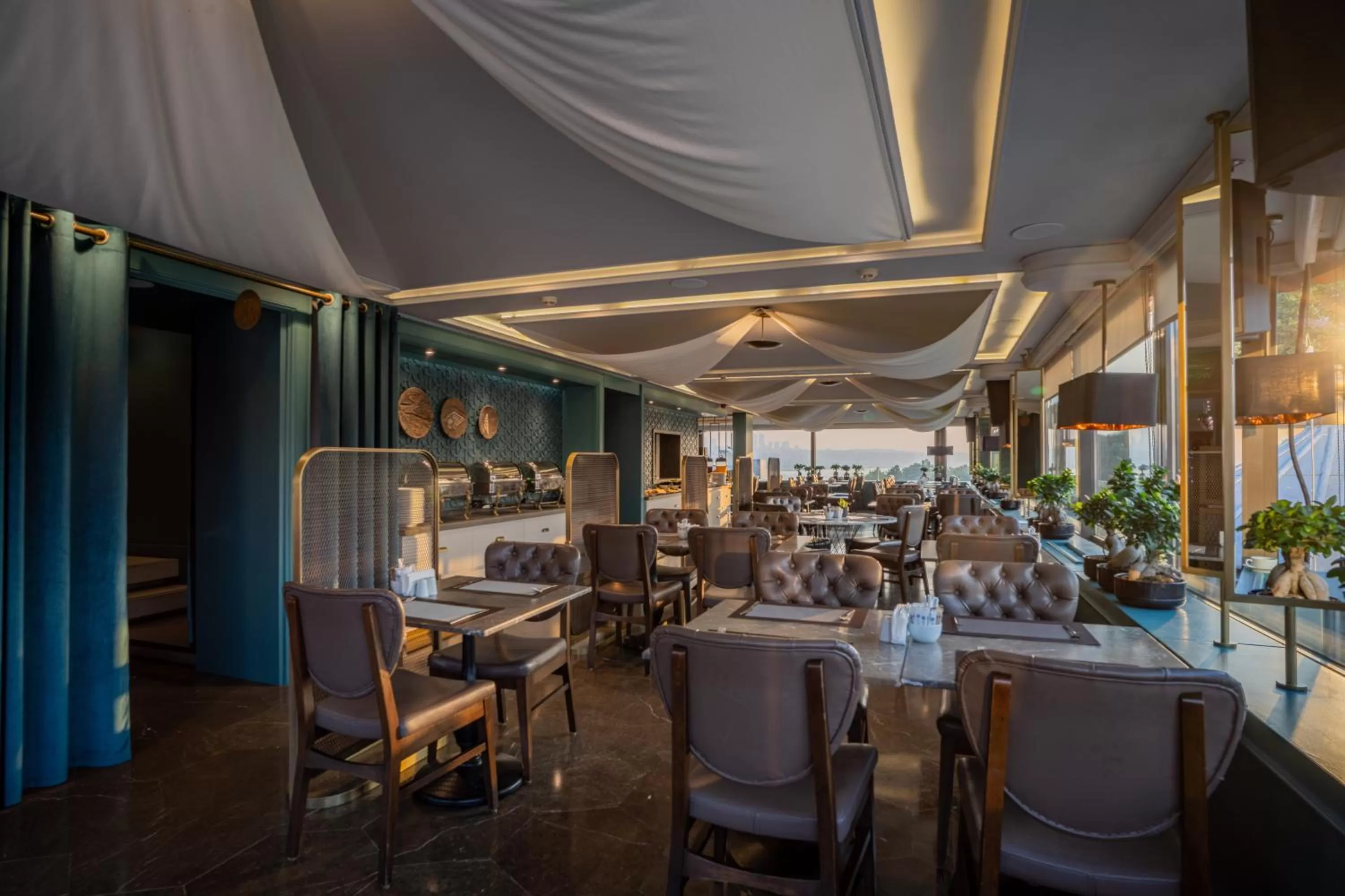 Restaurant/places to eat in Hotel Yasmak Sultan