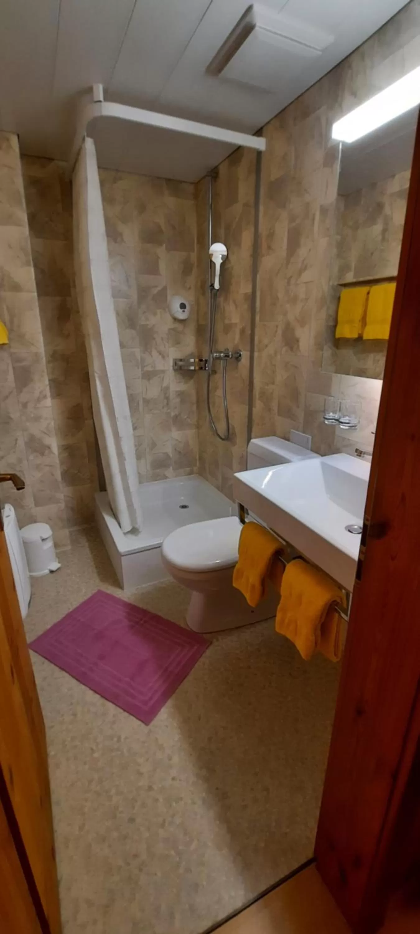 Bathroom in Garni Alpenrose - Grusaida