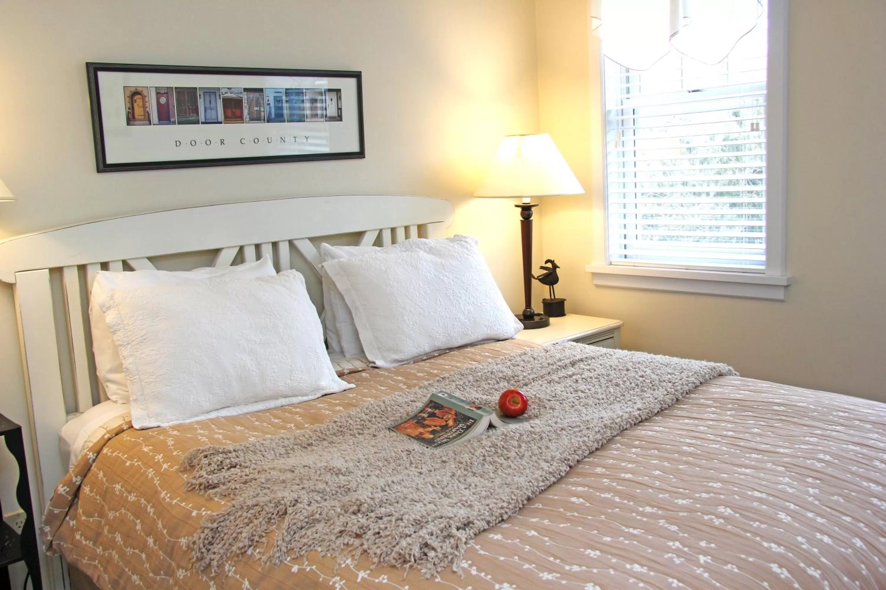 Bedroom, Bed in Eagle Harbor Inn