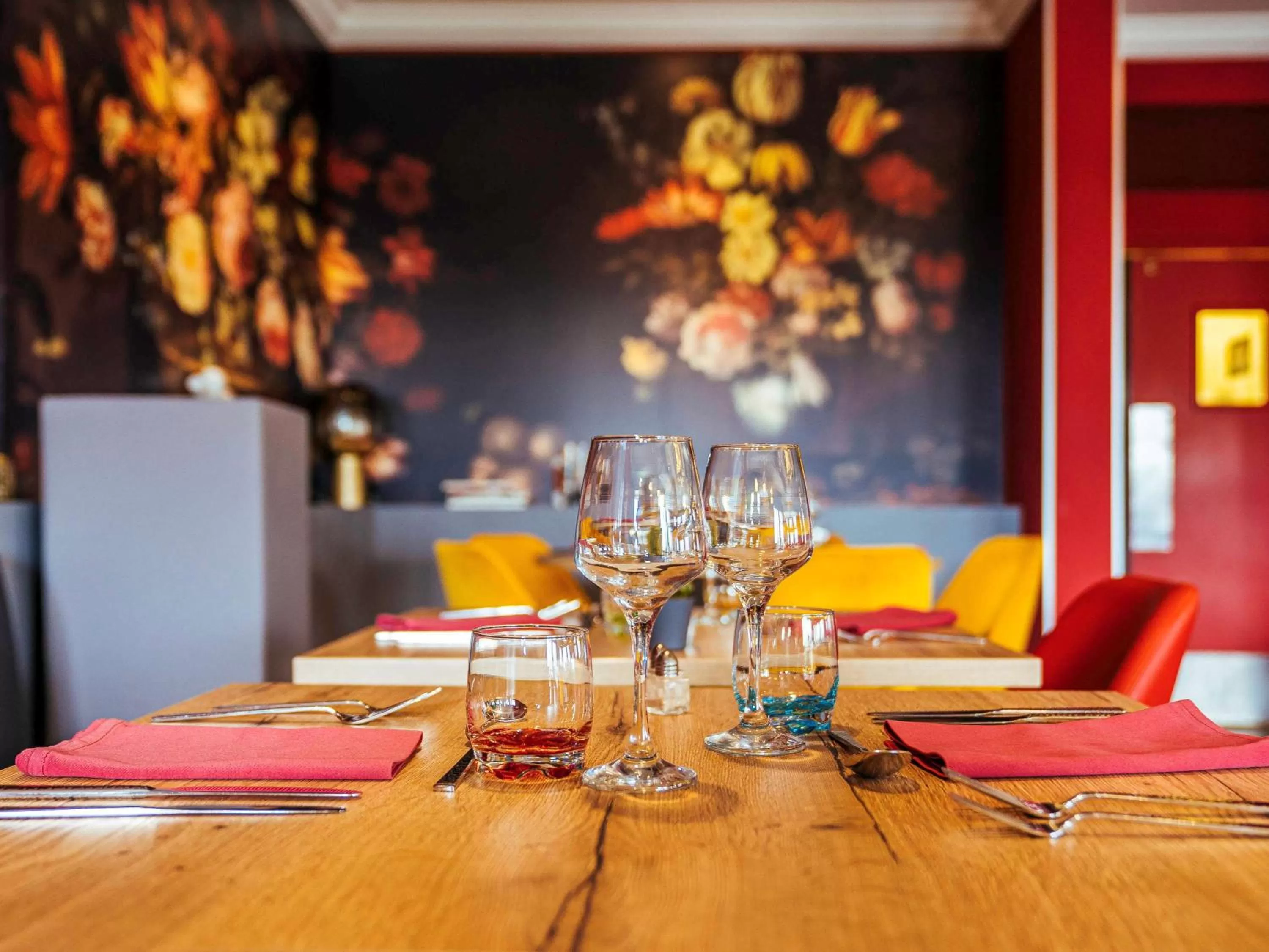 Restaurant/places to eat in ibis Styles Douai Gare Gayant Expo