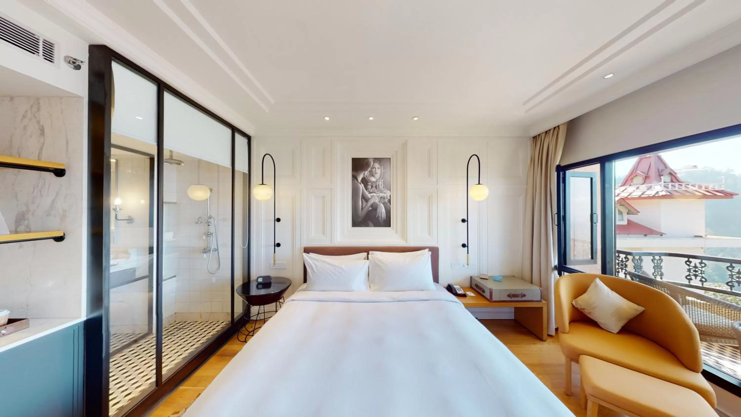 Bedroom, Bed in Radisson Hotel Shimla