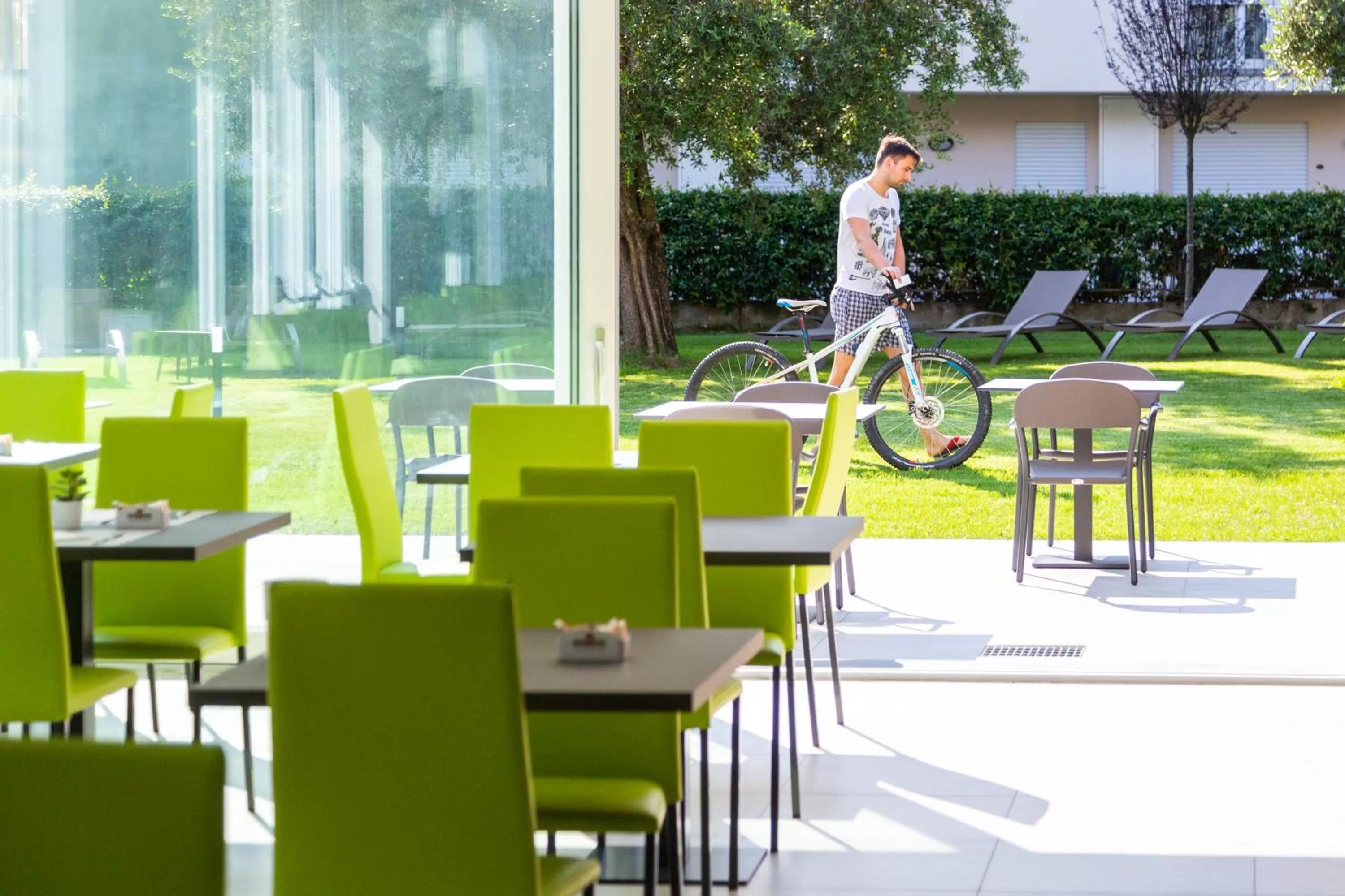 Garden in Garda Life