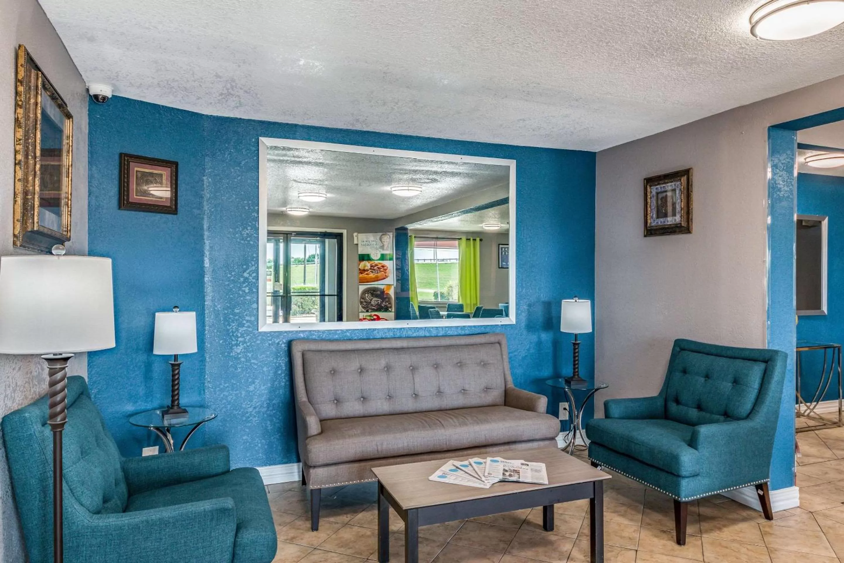 Lobby or reception in Quality Inn I-10 East near Frost Bank Center